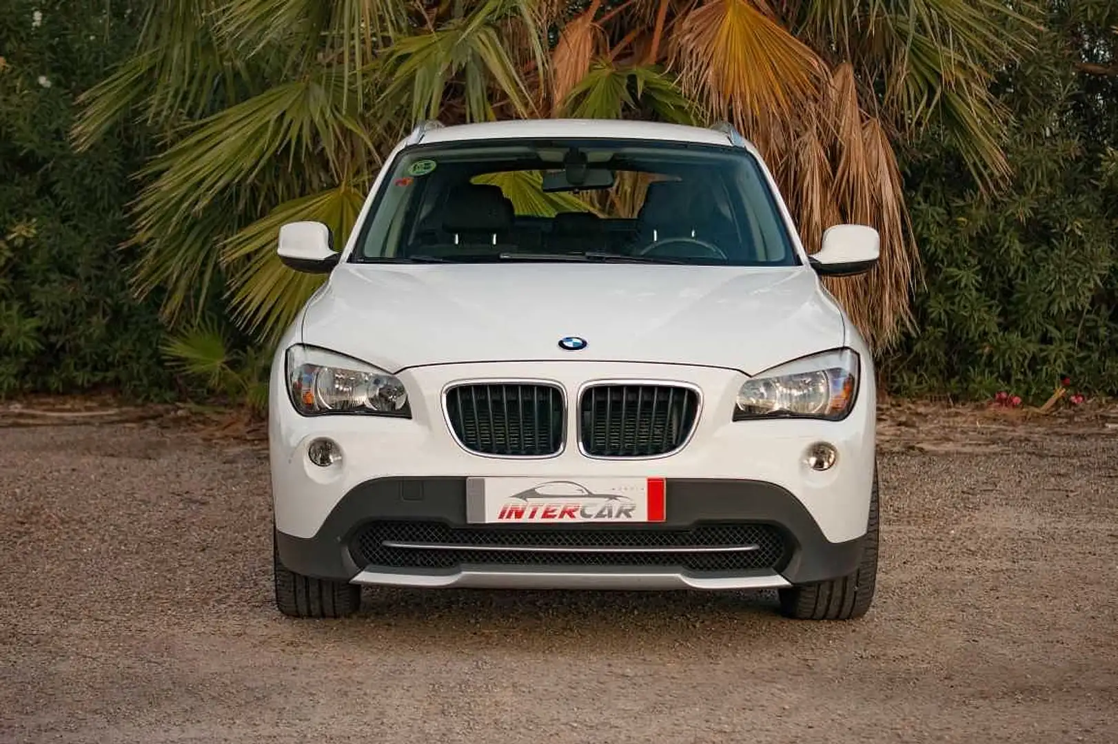 BMW X1 sDrive 18d Weiß - 2
