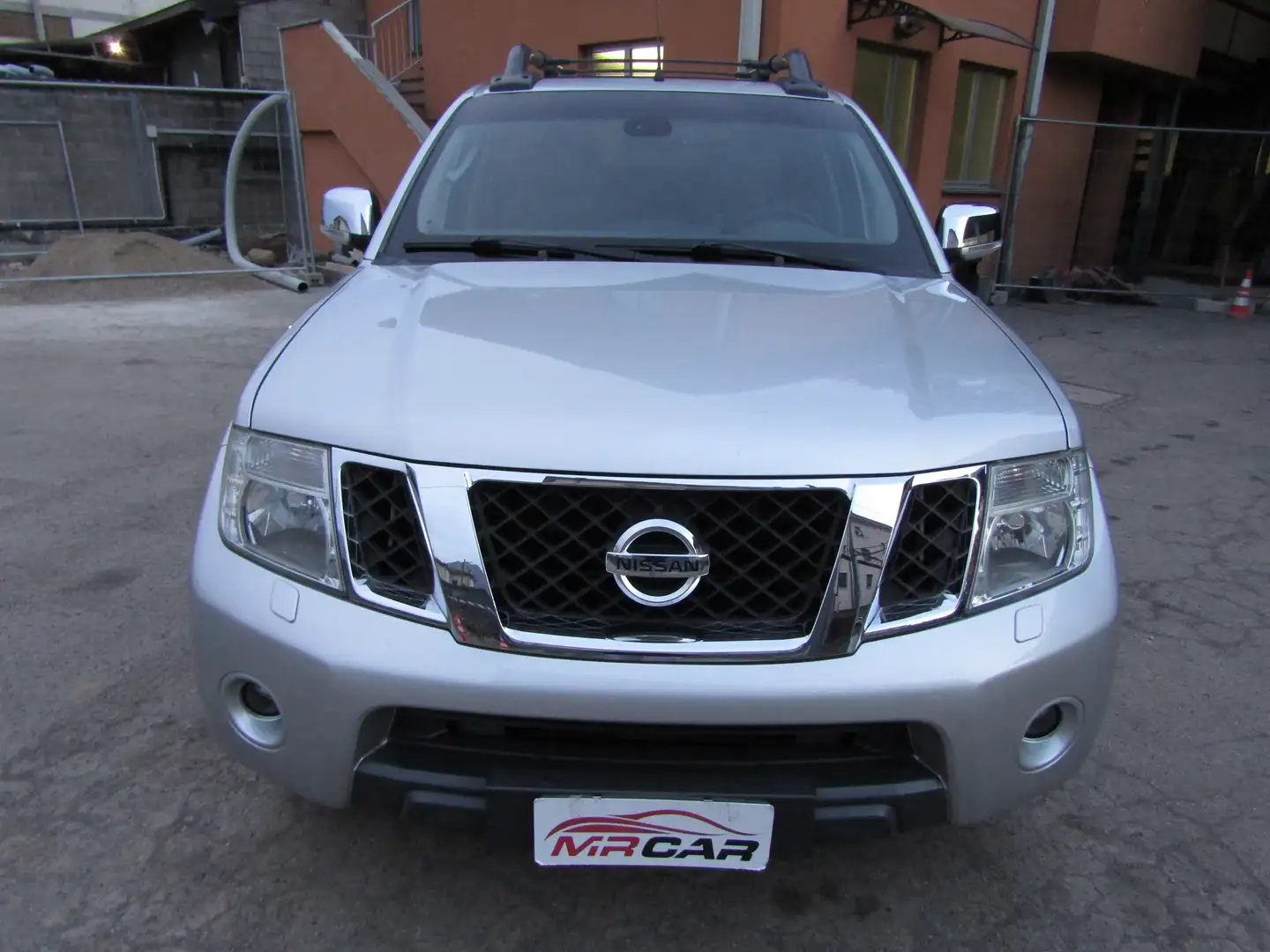 Nissan Navara Navara 3.0 V6 dCi Double Cab LE * 282.000 KM * Argent - 2