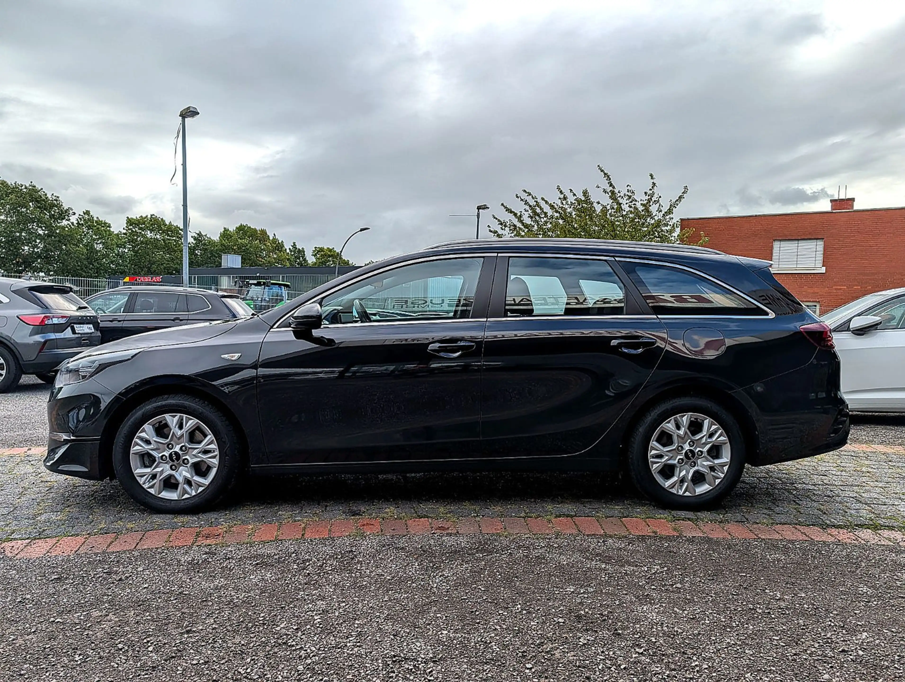 Kia Ceed SW / cee'd SW 1.6 CRDI Vision NAVI SHZG DCT — photo 3