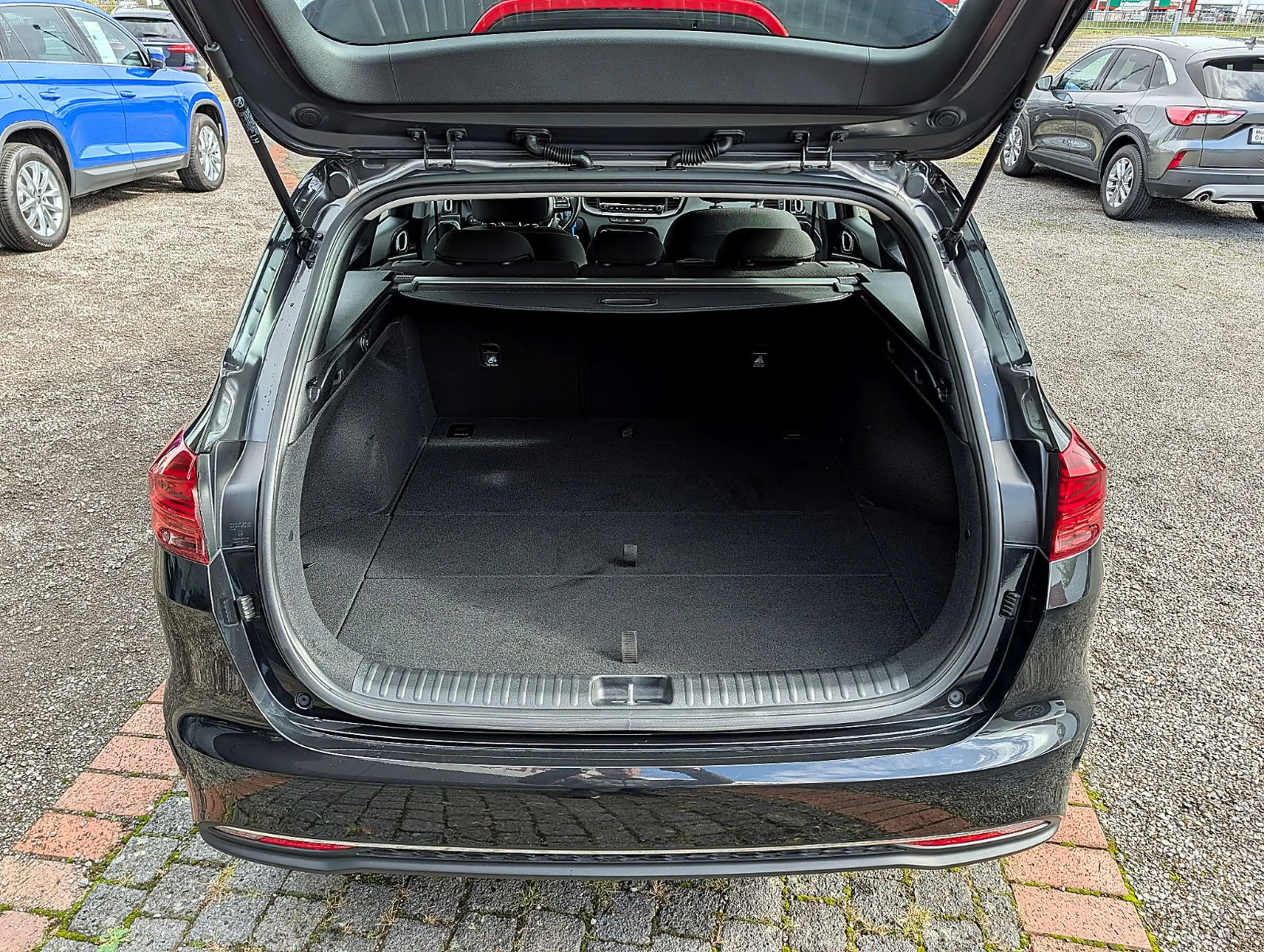 Kia Ceed SW / cee'd SW 1.6 CRDI Vision NAVI SHZG DCT — photo 9