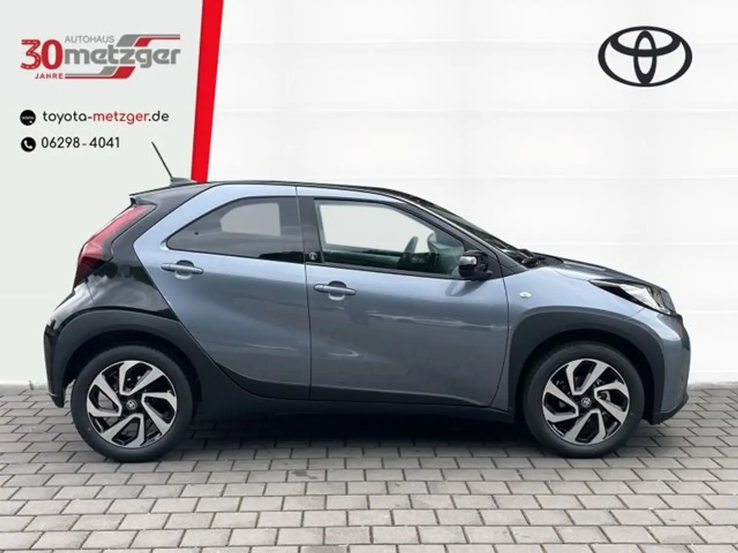 Toyota Aygo X CROSS Team D +Sitzheizung +Apple CarPlay +Android Gris - 2