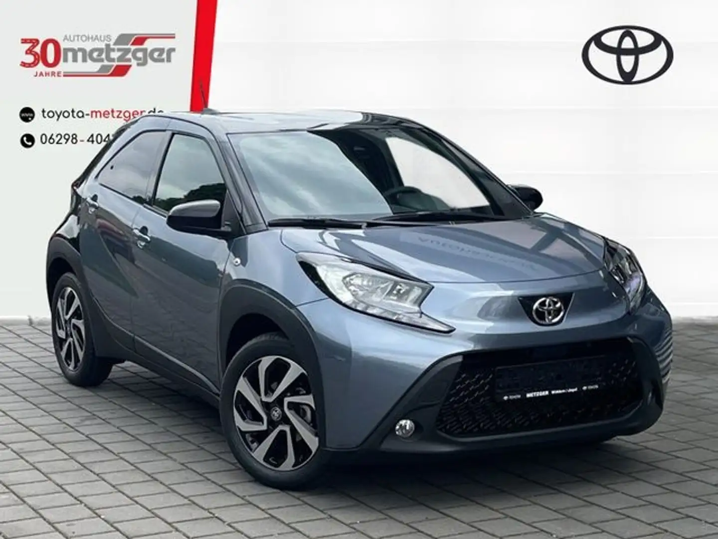 Toyota Aygo X CROSS Team D +Sitzheizung +Apple CarPlay +Android Gris - 1