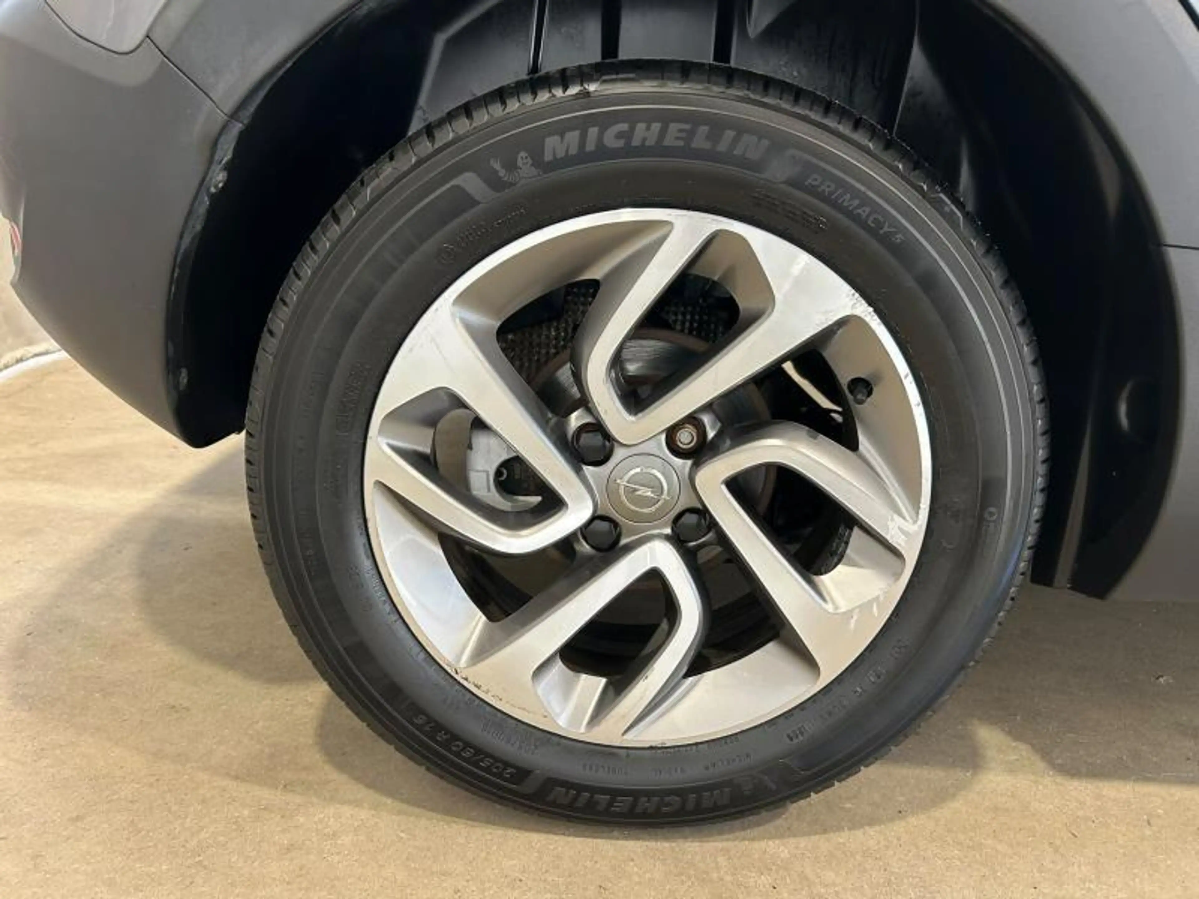 Opel Crossland X — photo 11