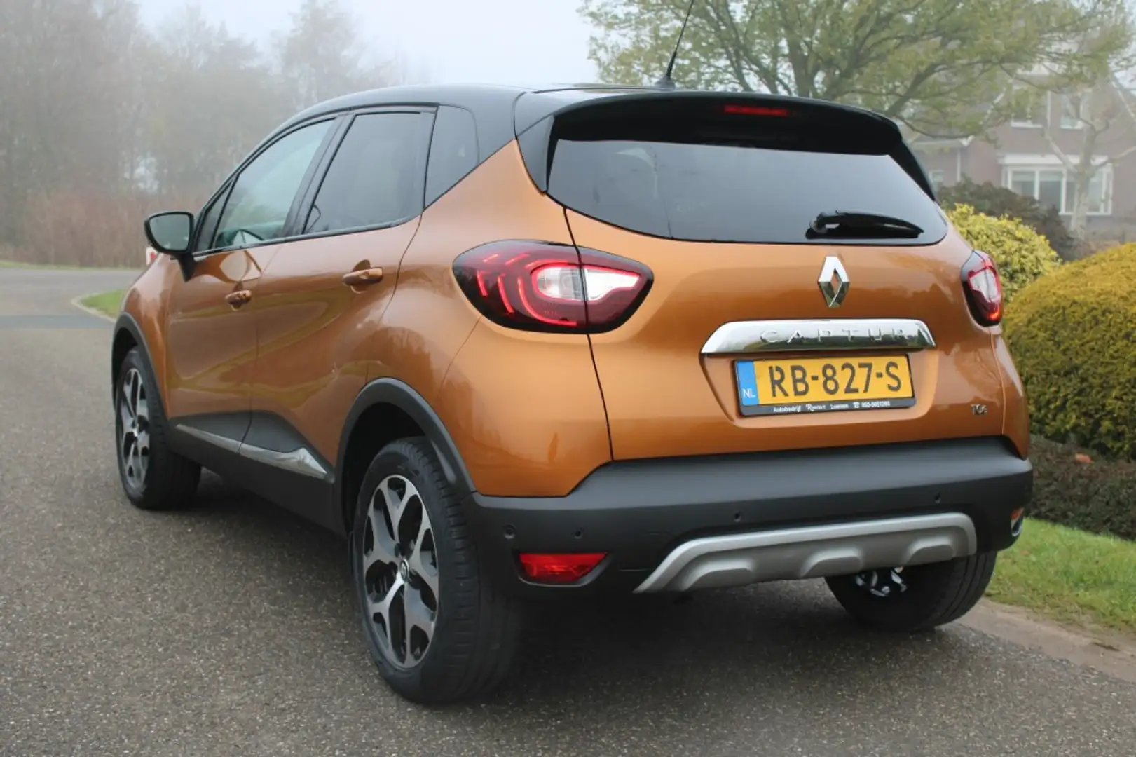 Renault Captur 0.9 TCE 90pk Intens ECC/Cruise/Navi/PDC/Camera/LED Portocaliu - 2