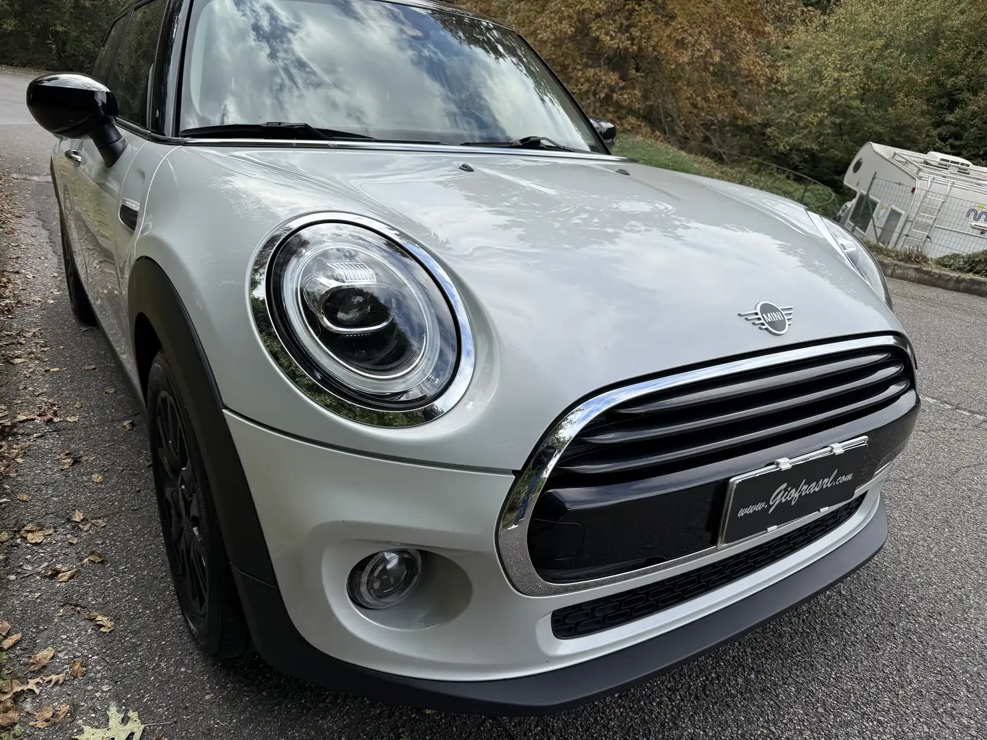 MINI Cooper Mini IV F55 2018 5p 5p 1.5 Boost auto Gris - 2