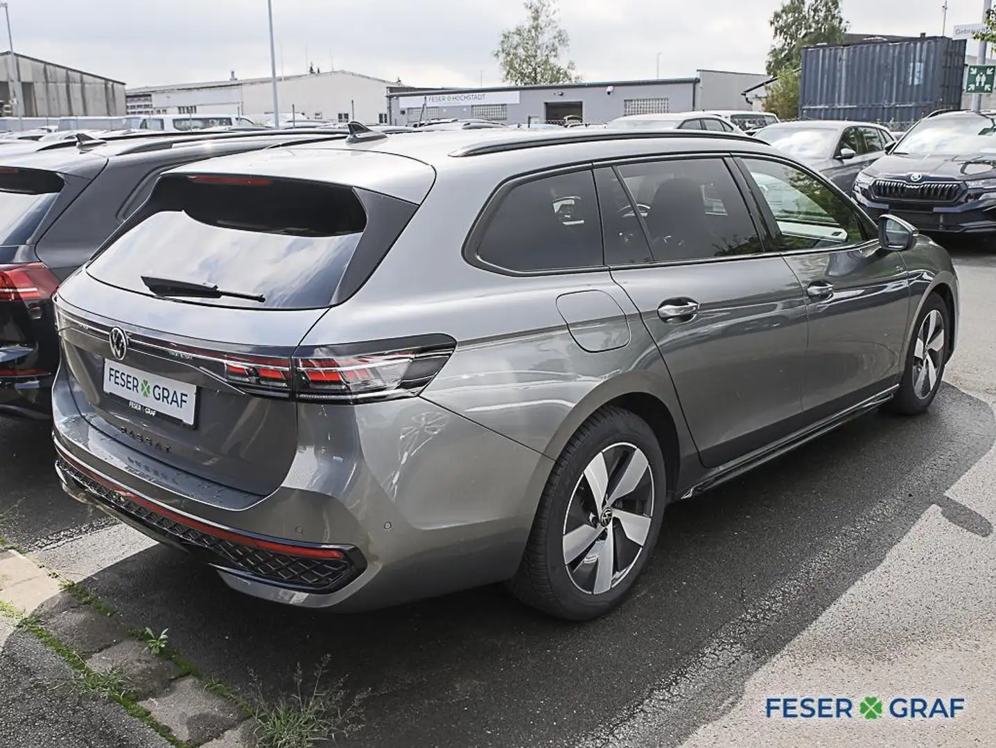 Volkswagen Passat Variant R-Line 2.0 TDI DSG Navi BlackStyle HUD Grau - 2