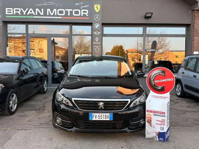Peugeot 308 view 2