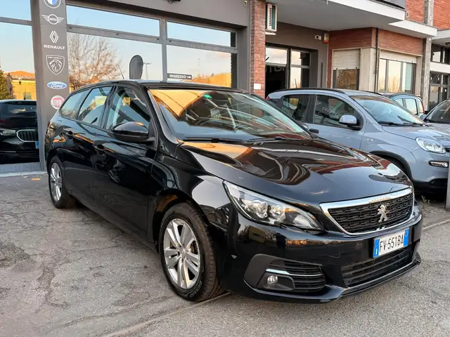 Peugeot 308 view 6