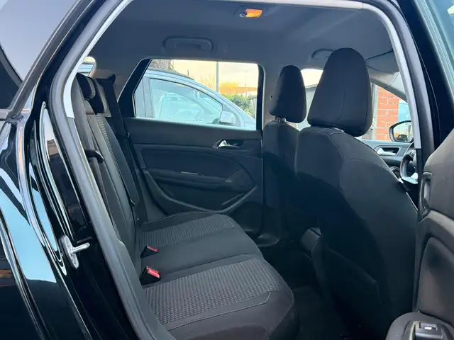 Peugeot 308 view 11