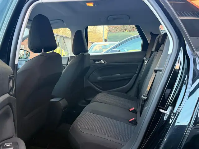 Peugeot 308 view 10