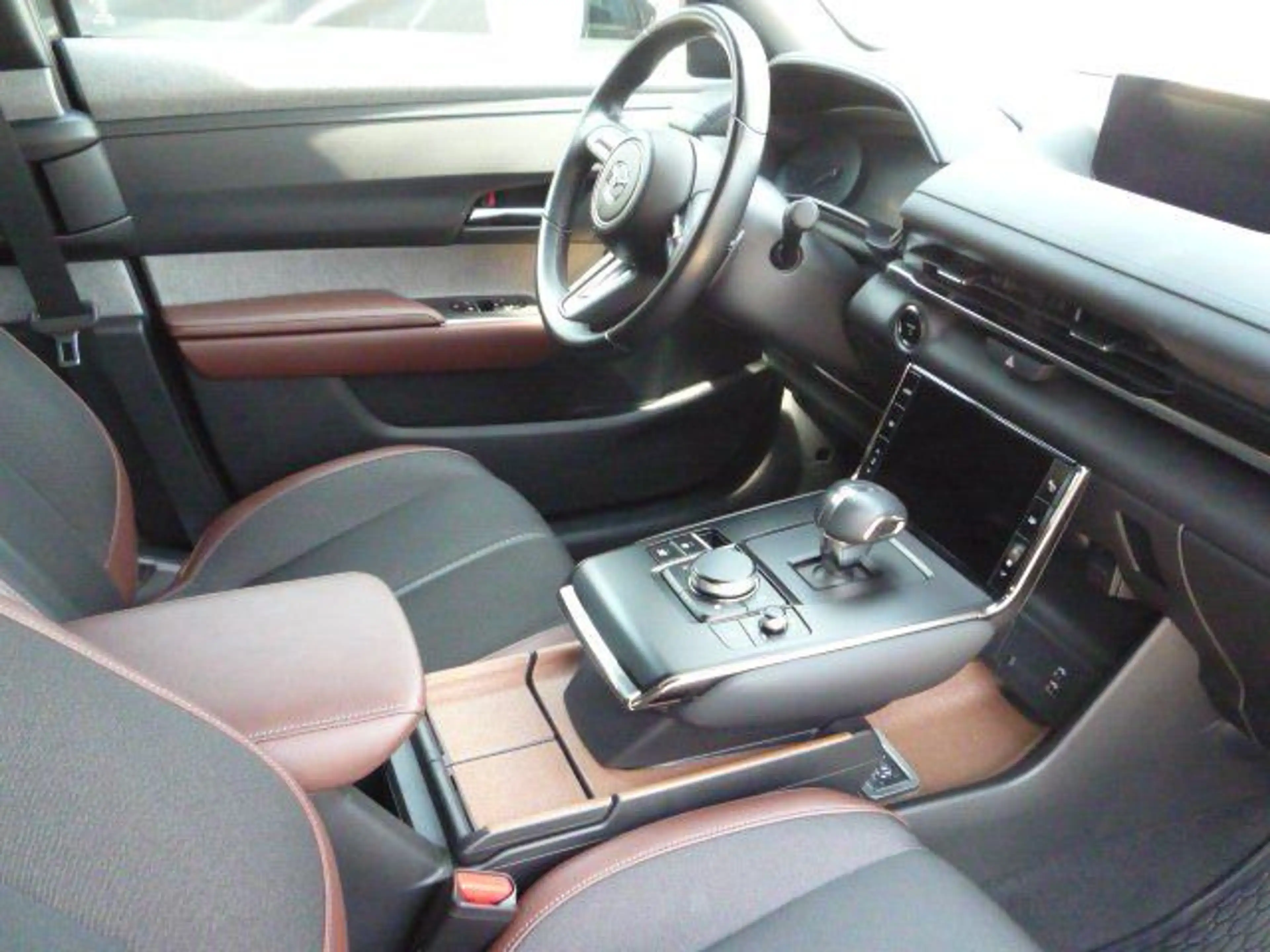 Mazda MX-30 35,5 kWh e-SKYACTIV EV 145 PS AD`vantage — photo 12