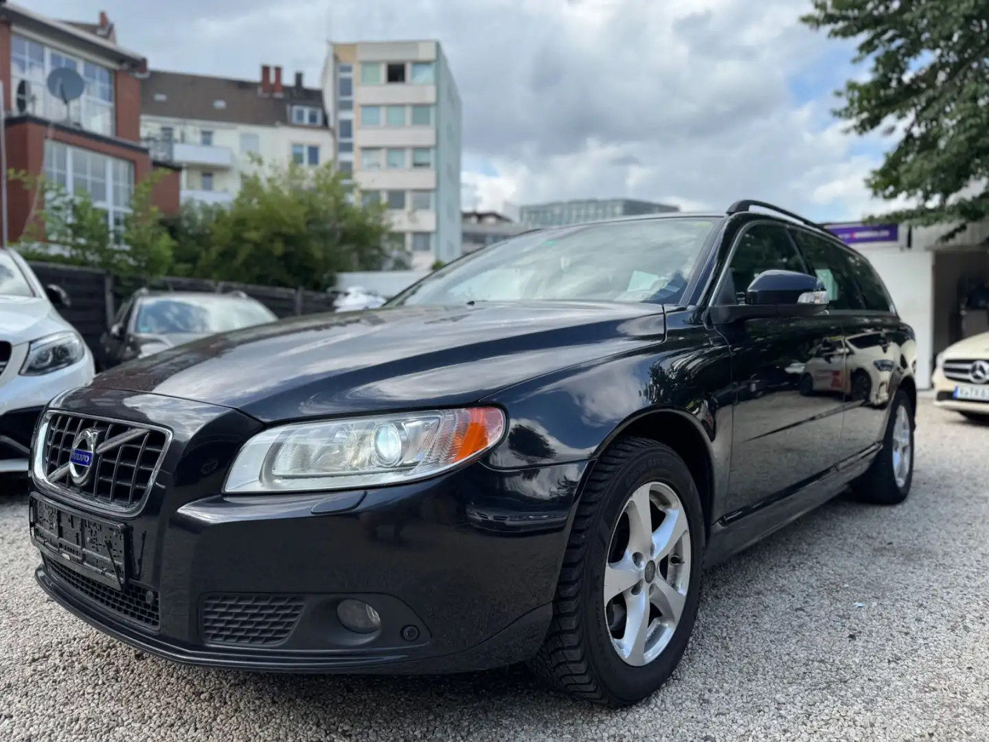 Volvo V70 Kombi Momentum/ZR-NEU/AUT./XENON/LEDER/TÜV Negru - 1