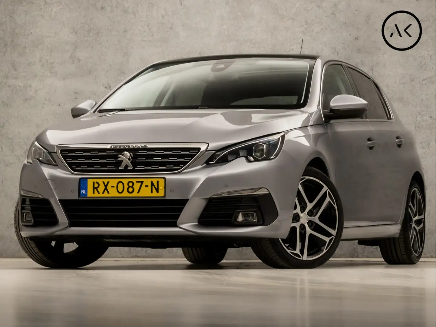 Peugeot 308 1.2 PureTech Sport Automaat (PANORAMADAK, APPLE CA Grijs - 1