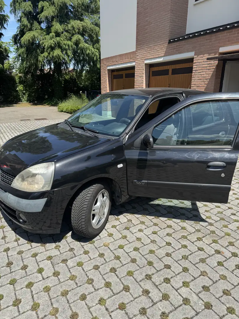 Renault Clio 1.2 16V Privilege - 1