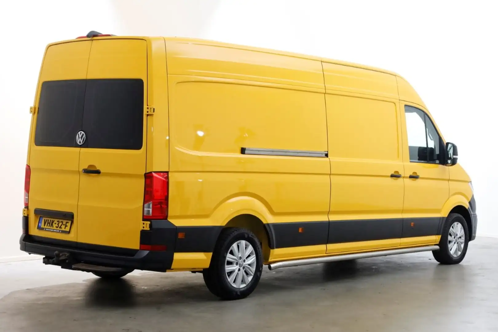 Volkswagen Crafter 35 2.0 TDI 177pk DSG-Automaat L4H3 (L3H2) Maxi ACC Geel - 2