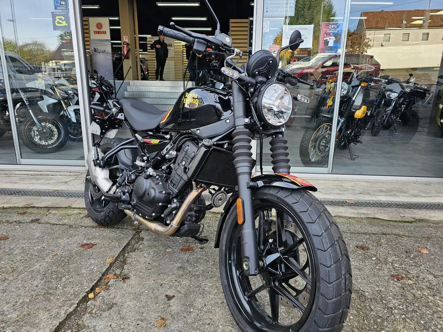 Royal Enfield Noir - 2