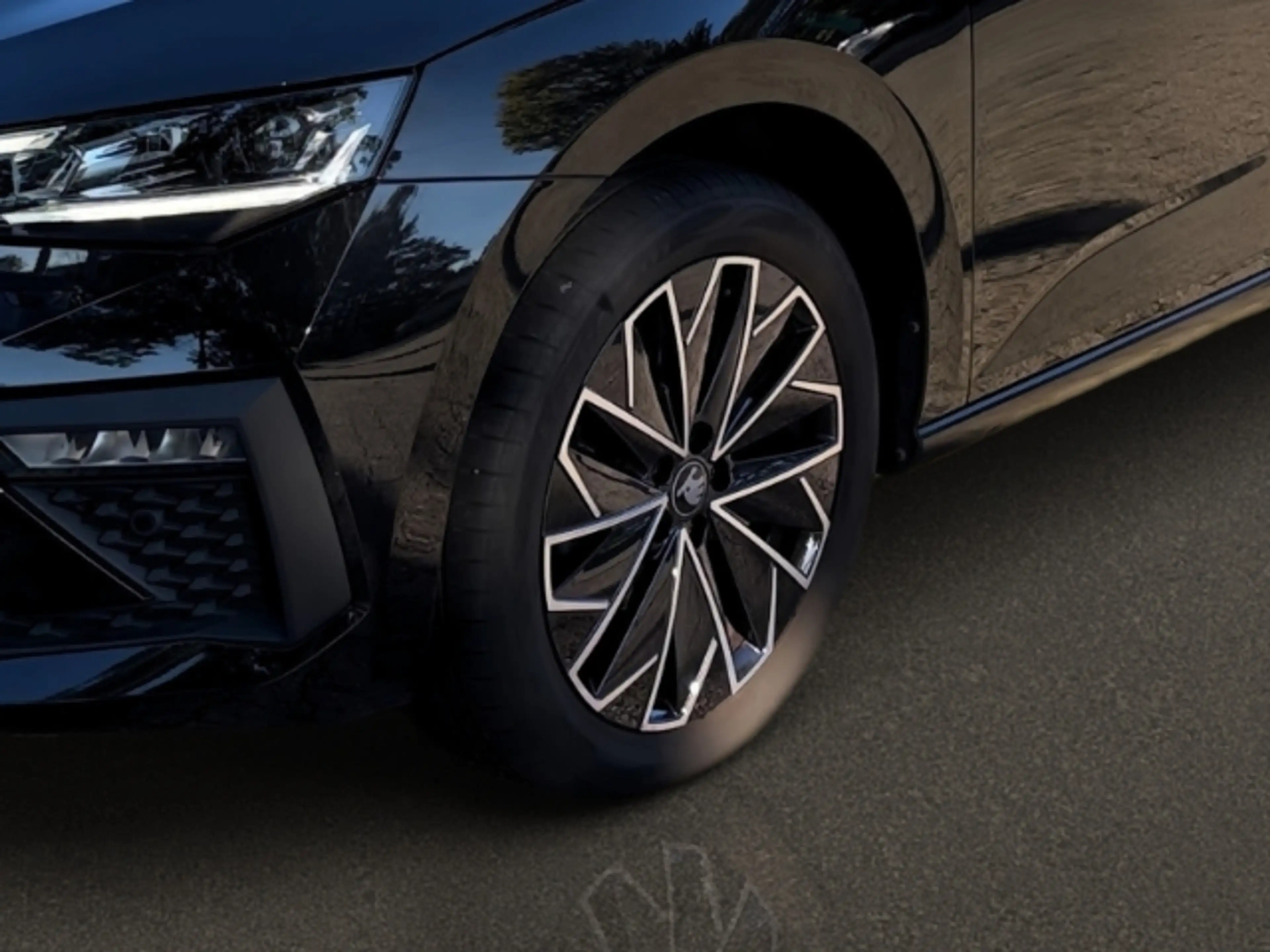 Skoda Scala Tour 1.0 TSI 85KW Kamera PDC Sitzh. Assist. — photo 8