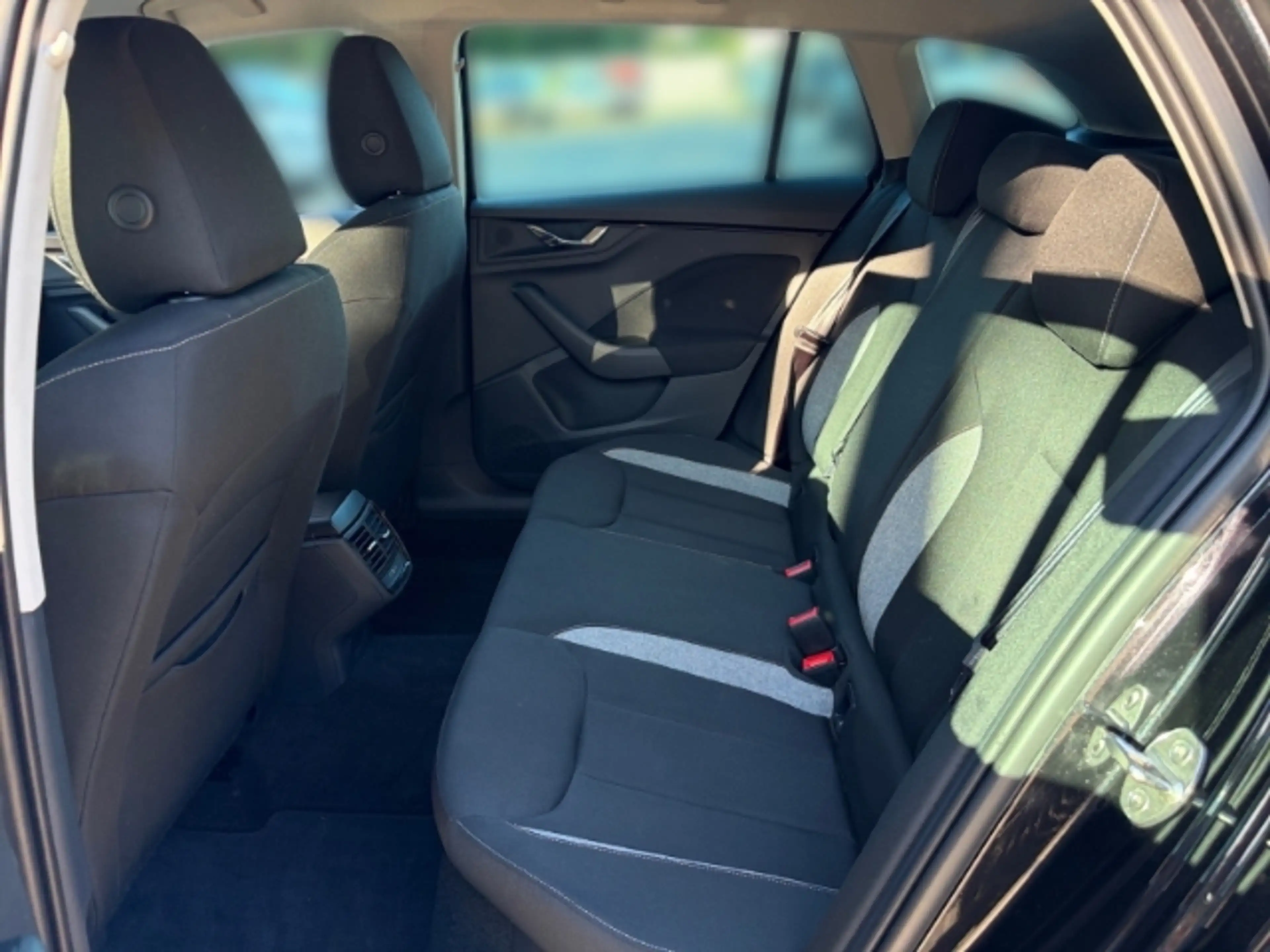 Skoda Scala Tour 1.0 TSI 85KW Kamera PDC Sitzh. Assist. — photo 16