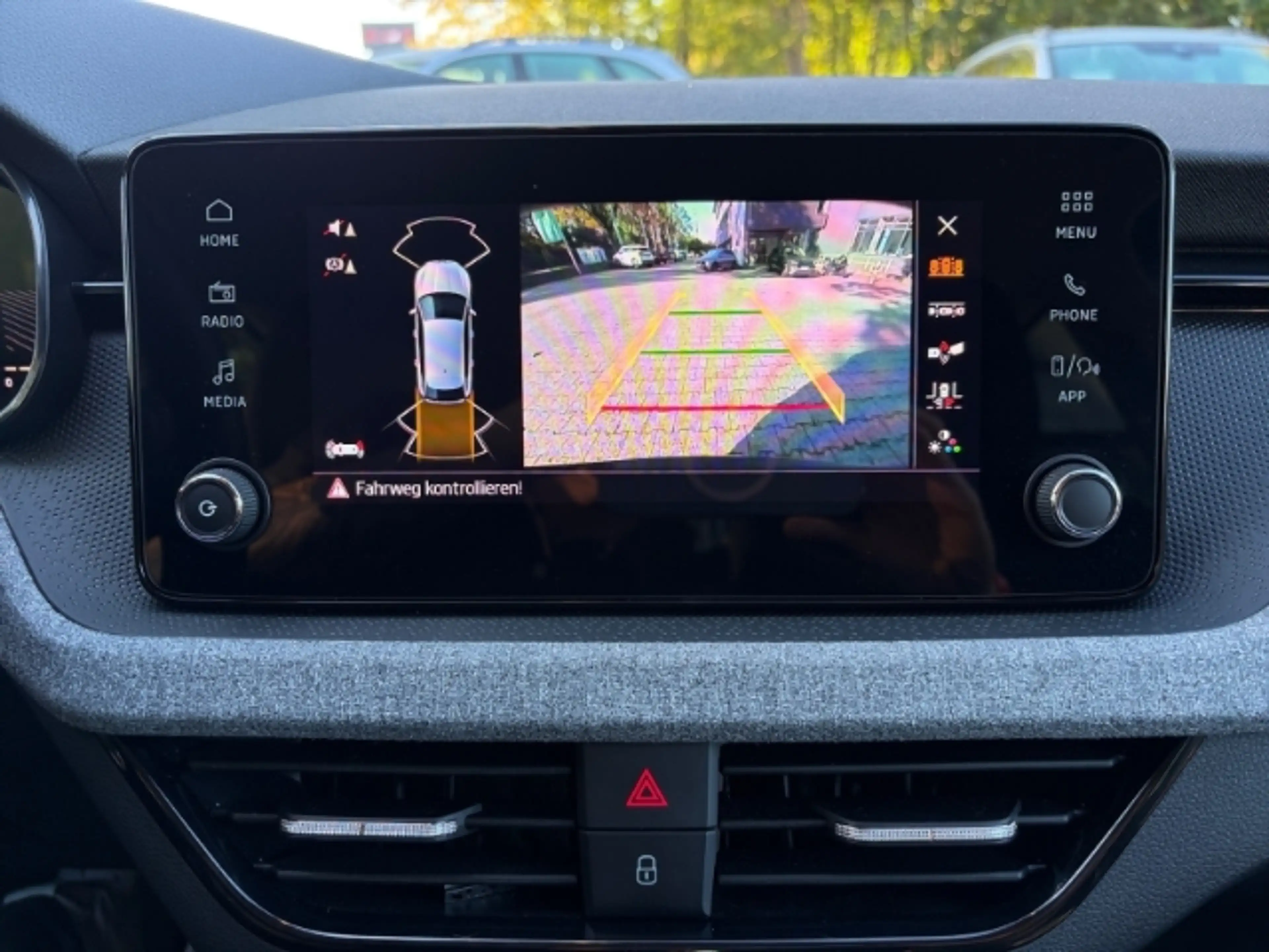 Skoda Scala Tour 1.0 TSI 85KW Kamera PDC Sitzh. Assist. — photo 15