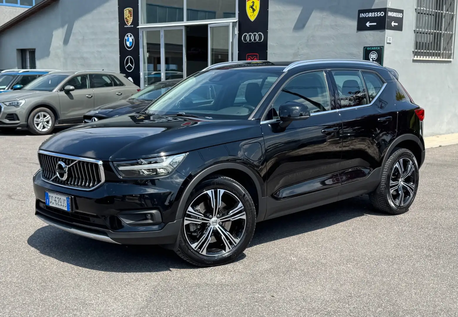 Volvo XC40 T5 Recharge Plug-in Hybrid R-design Negro - 1