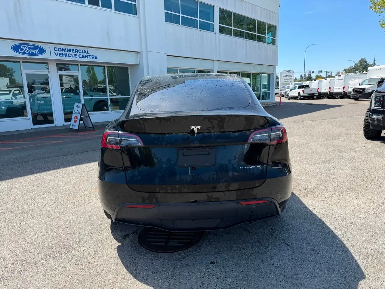Tesla Model Y снимка Tesla Model Y