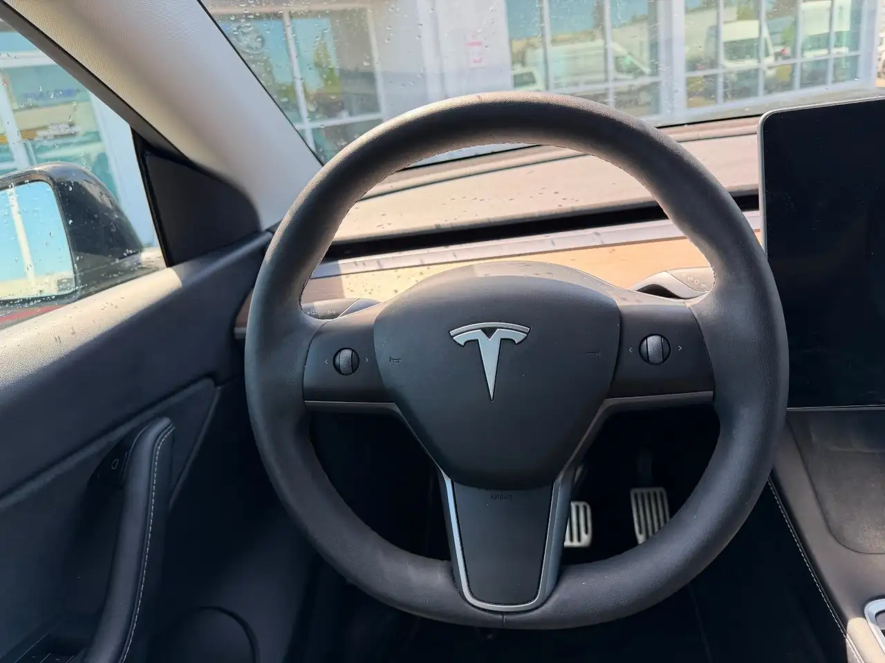 Tesla Model Y снимка Tesla Model Y