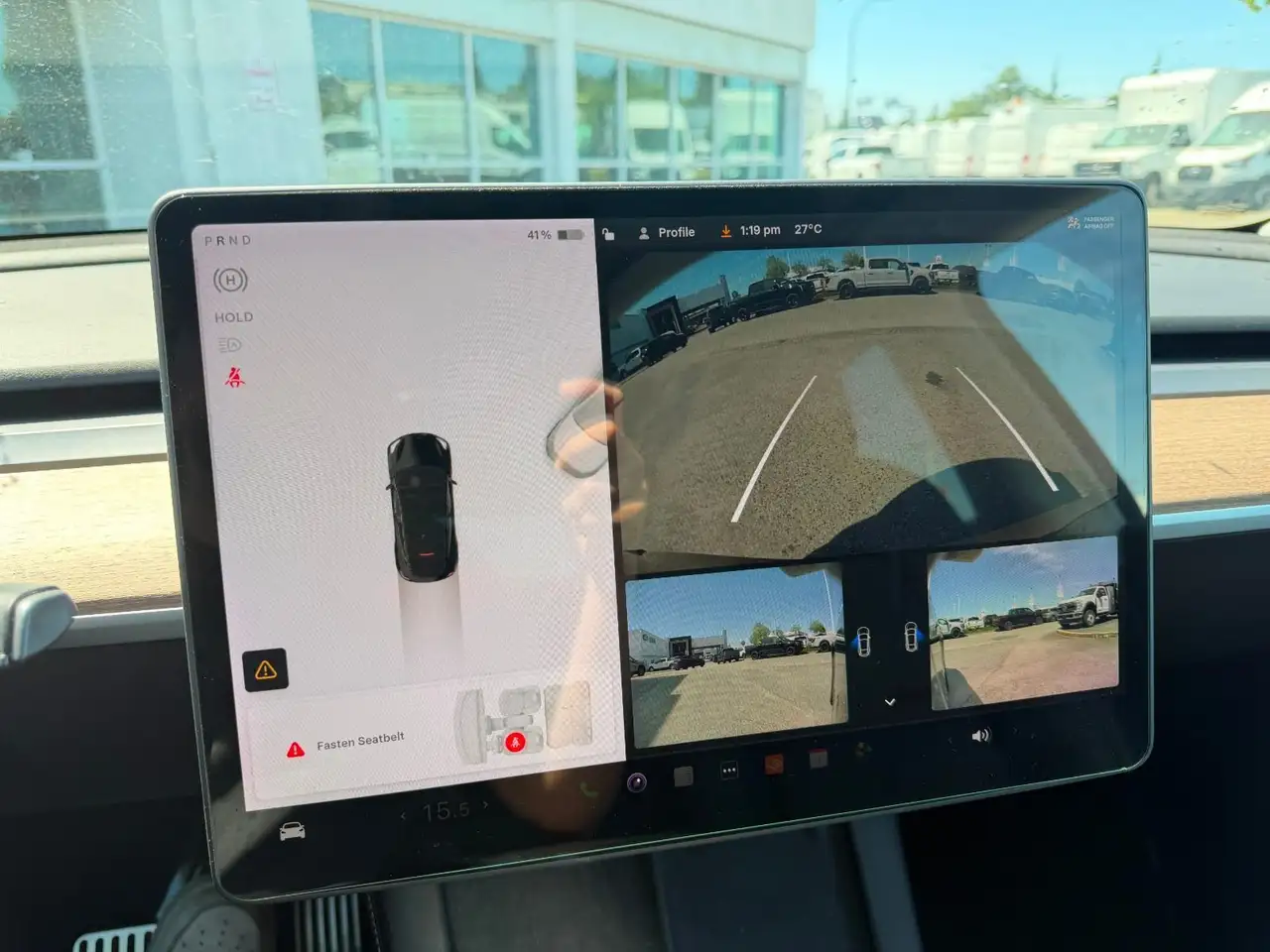 Tesla Model Y снимка Tesla Model Y