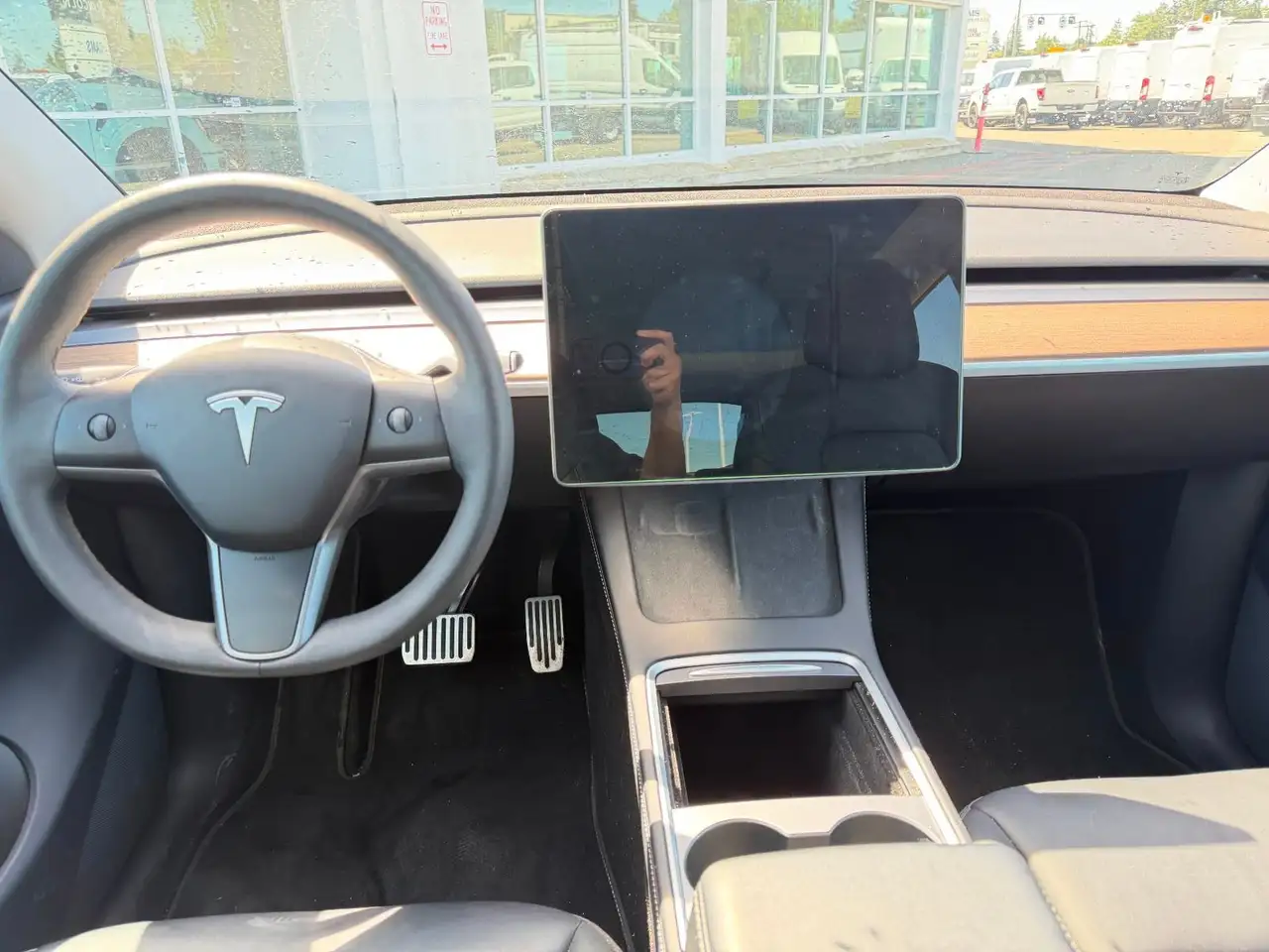 Tesla Model Y снимка Tesla Model Y
