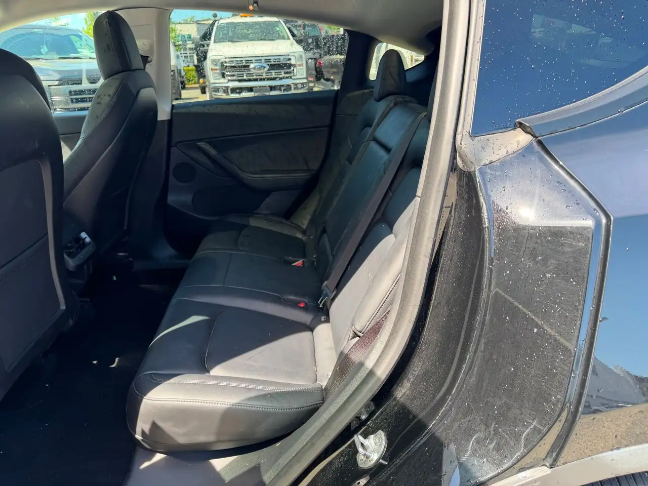 Tesla Model Y снимка Tesla Model Y