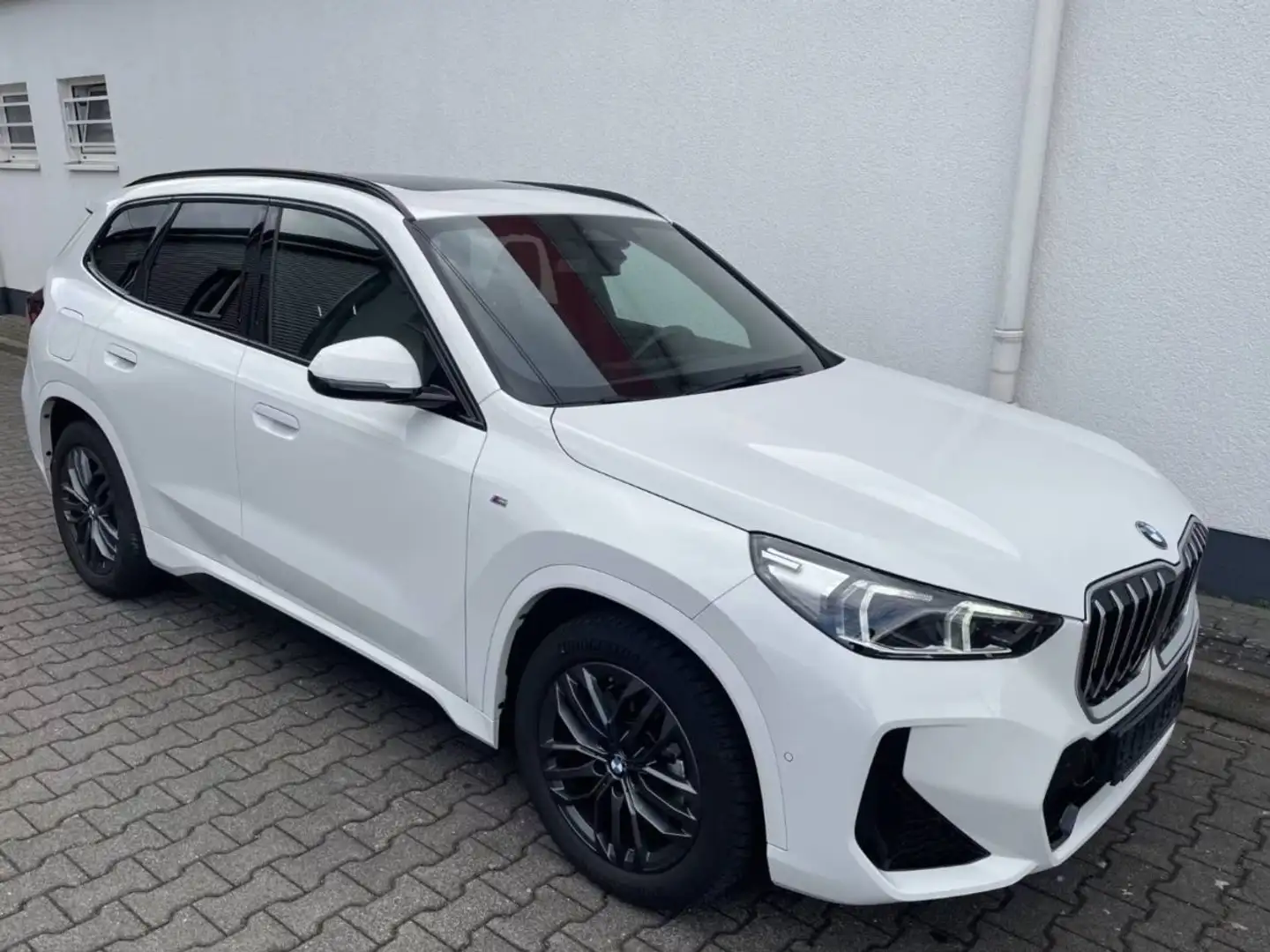 BMW X1 23 d xDrive M Sport Pano Attelage Blanc - 2