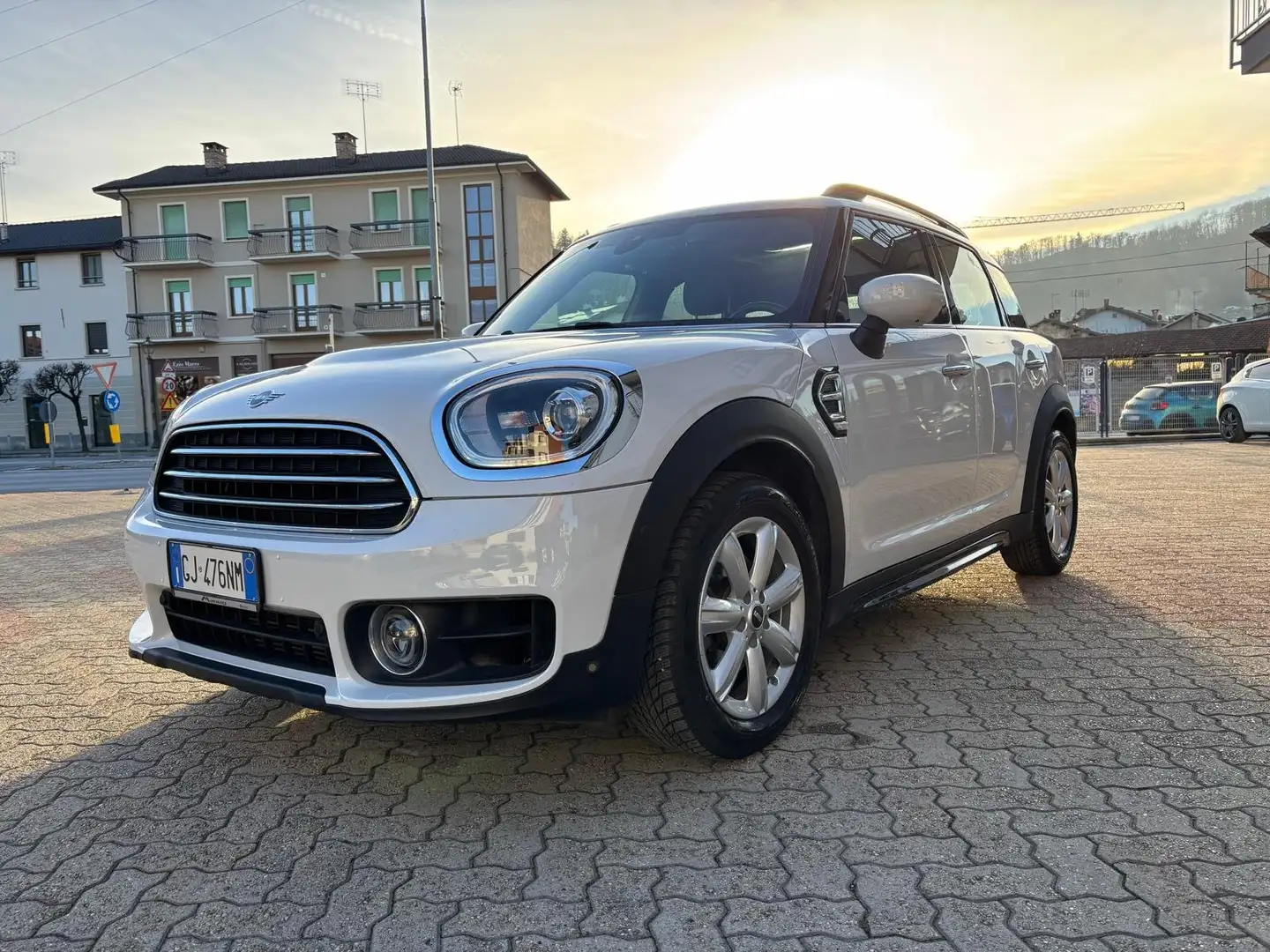 MINI Cooper Countryman 1500 COOPER TETTO PANORAMA APRIBILE Weiß - 2