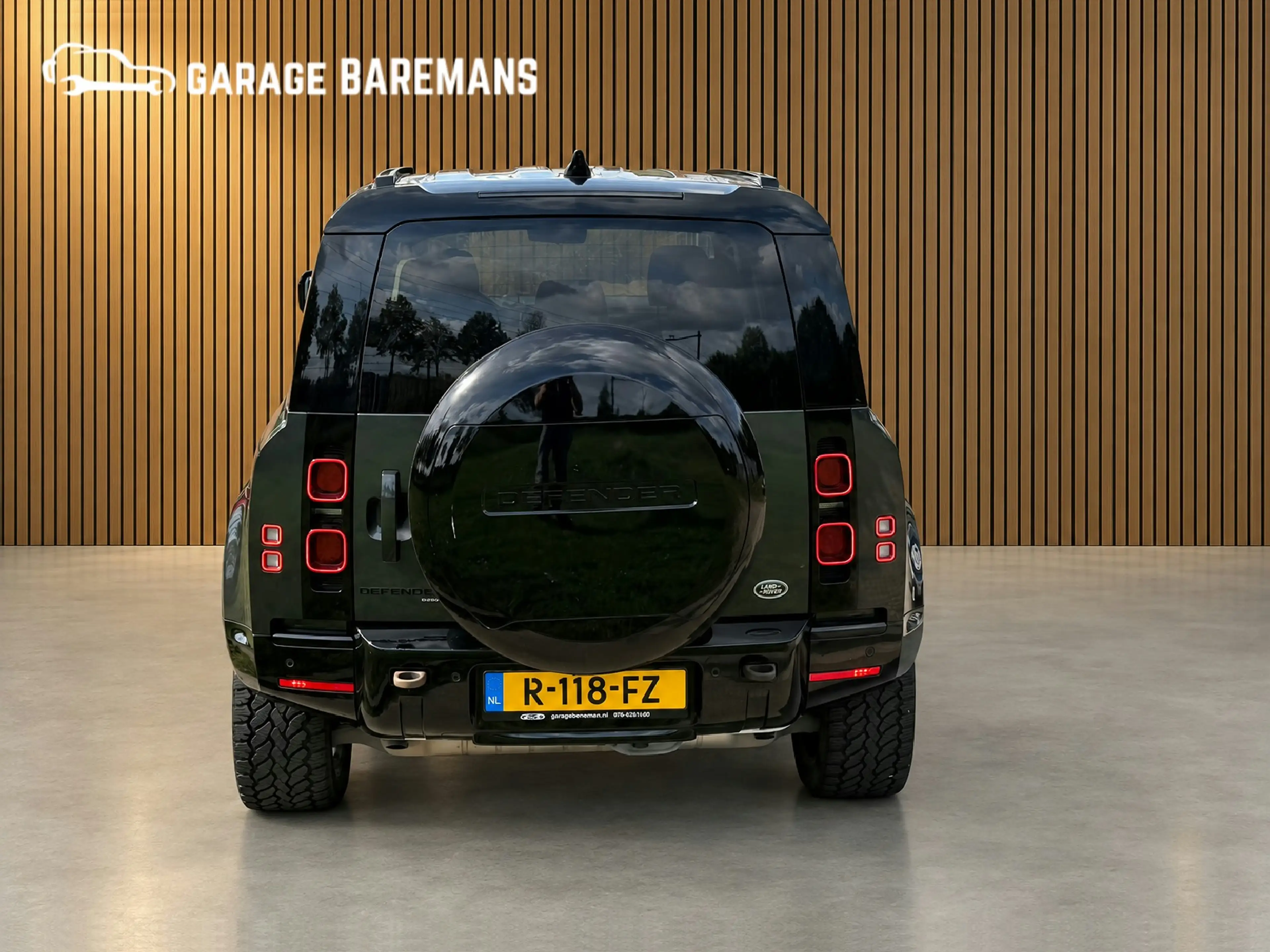 Land Rover Defender 110 2.0 P400e 110 X-Dynamic S LUCHTVERING — photo 6