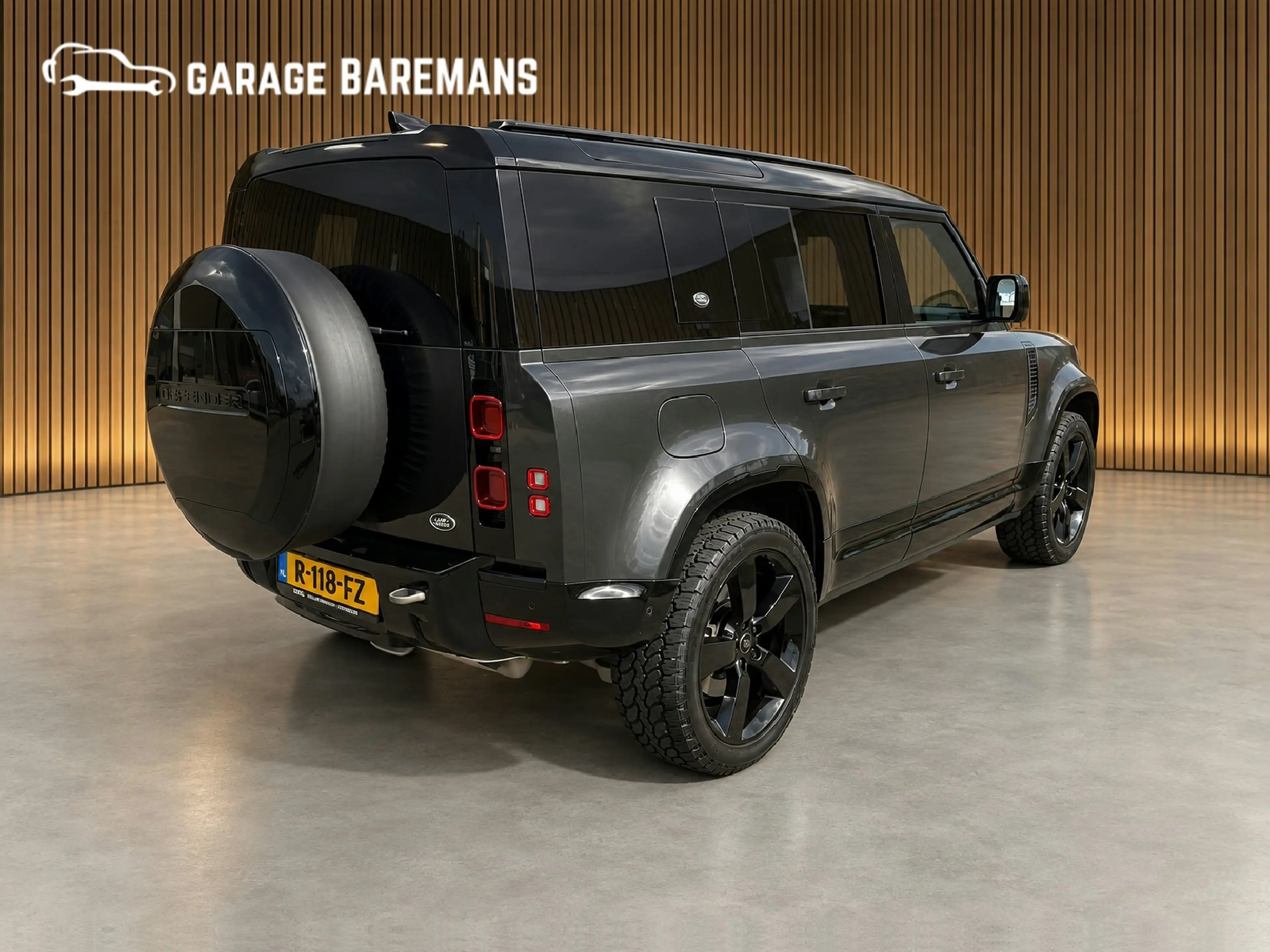 Land Rover Defender 110 2.0 P400e 110 X-Dynamic S LUCHTVERING — photo 7