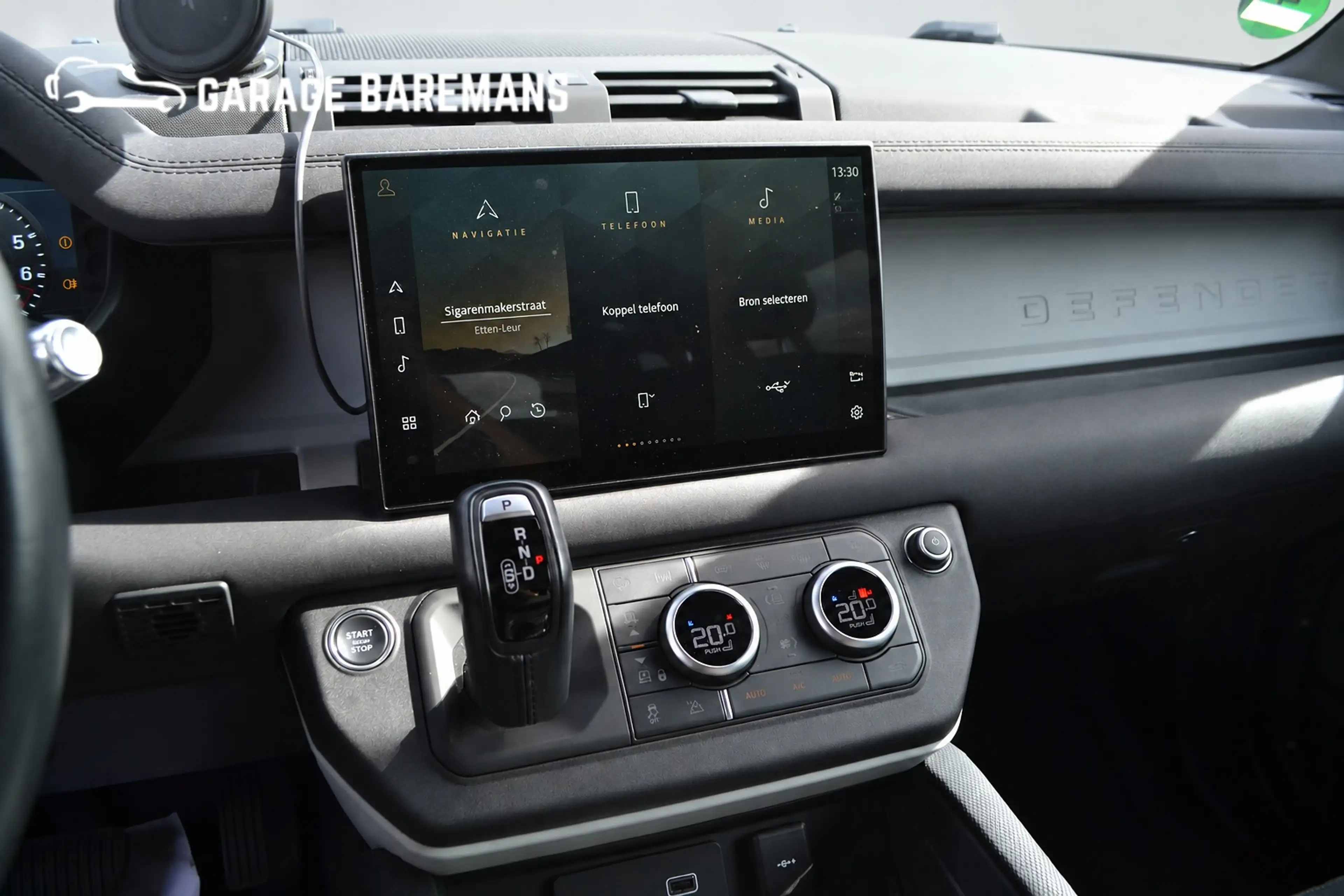 Land Rover Defender 110 2.0 P400e 110 X-Dynamic S LUCHTVERING — photo 13