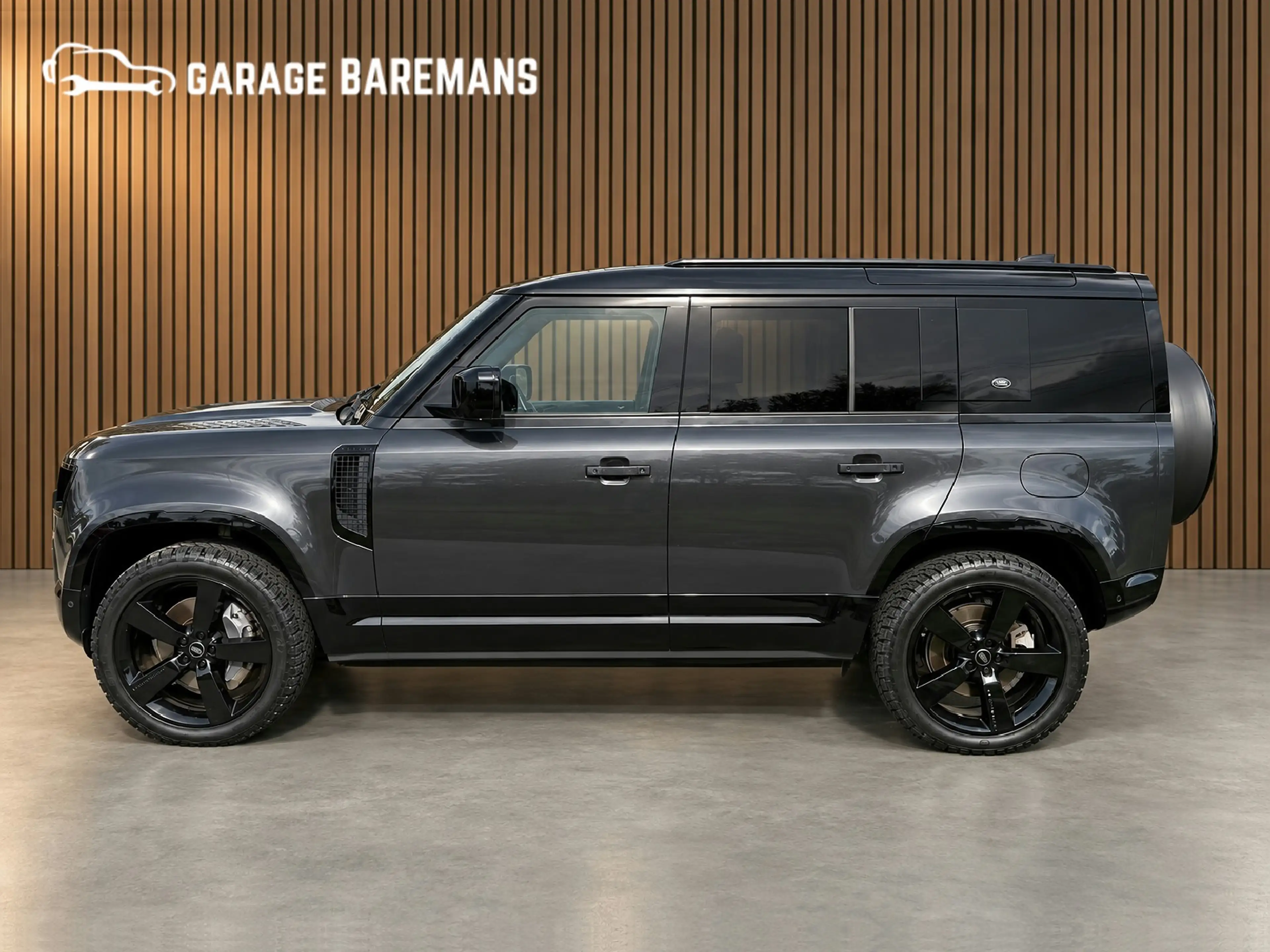 Land Rover Defender 110 2.0 P400e 110 X-Dynamic S LUCHTVERING — photo 4