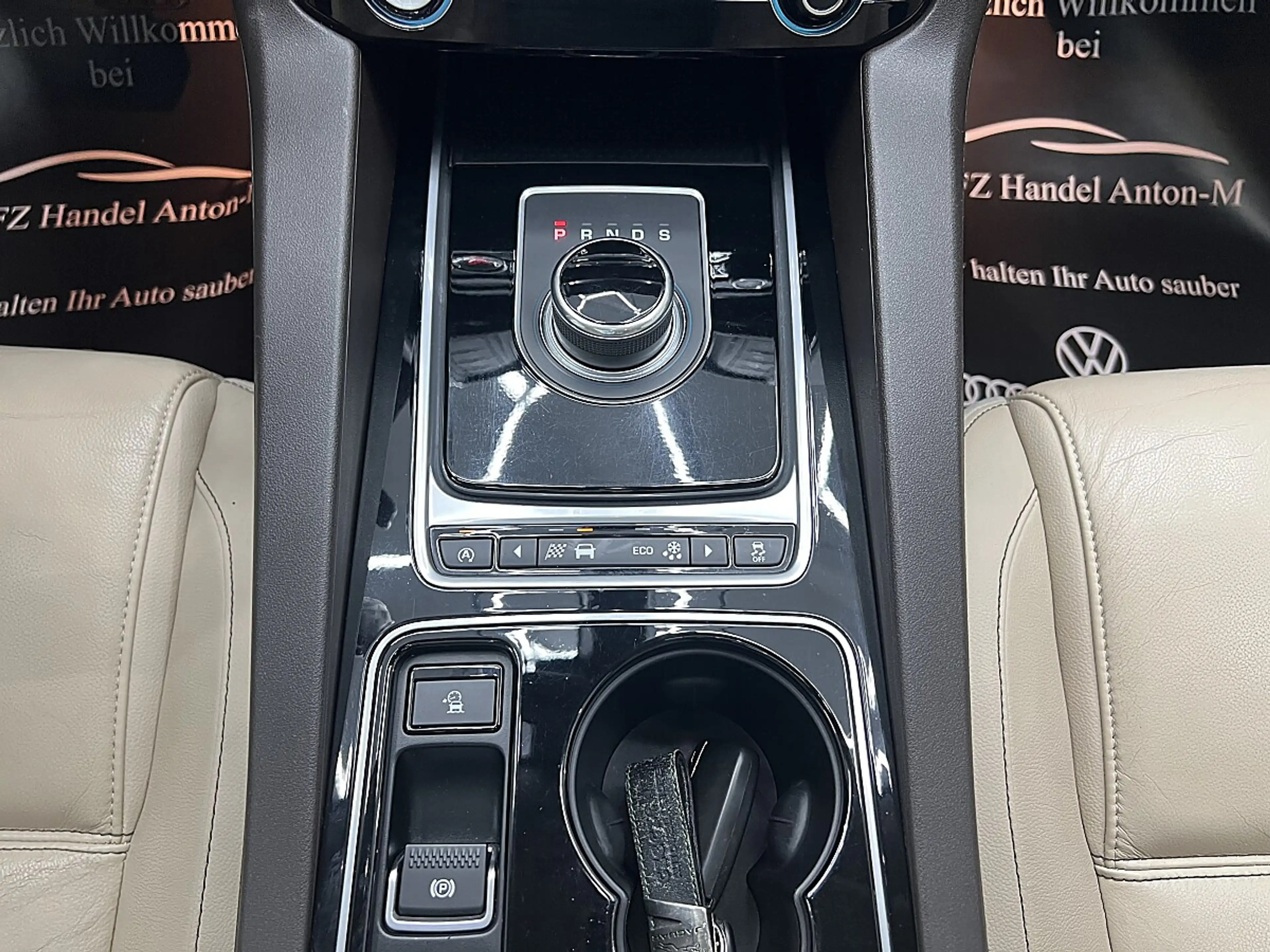 Jaguar F-Pace 20d AWD Prestige Aut.  * SOFORT FINANZIERUNG & ... — photo 14