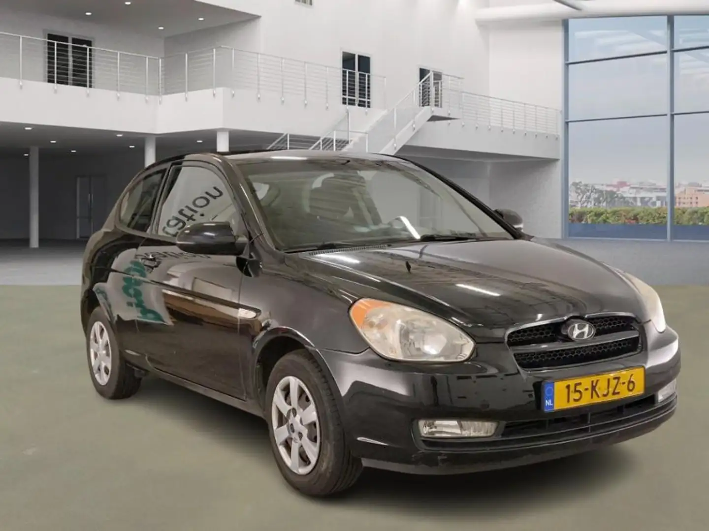 Hyundai ACCENT 1.4i Dynamic Noir - 2