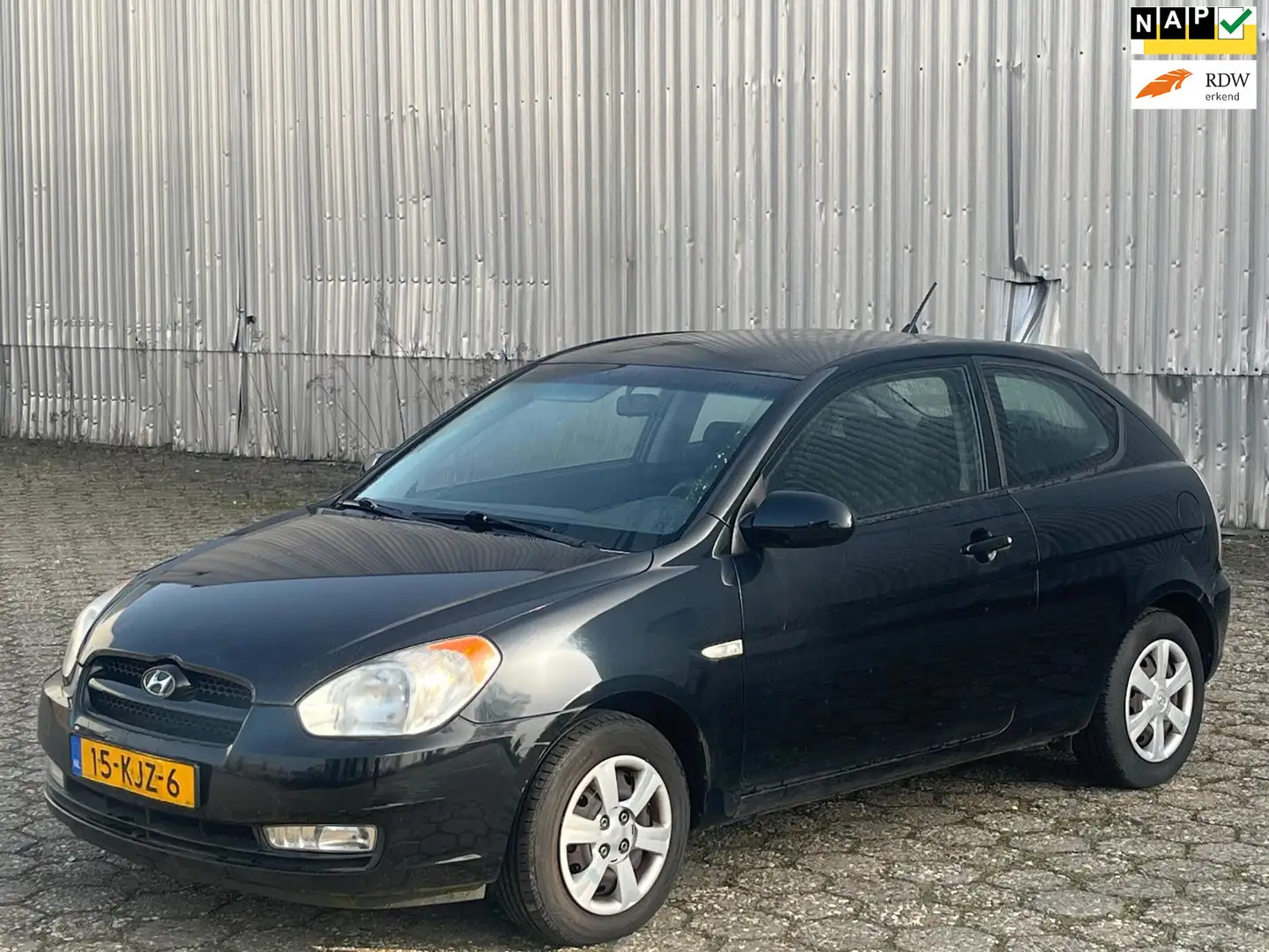Hyundai ACCENT 1.4i Dynamic Negro - 1