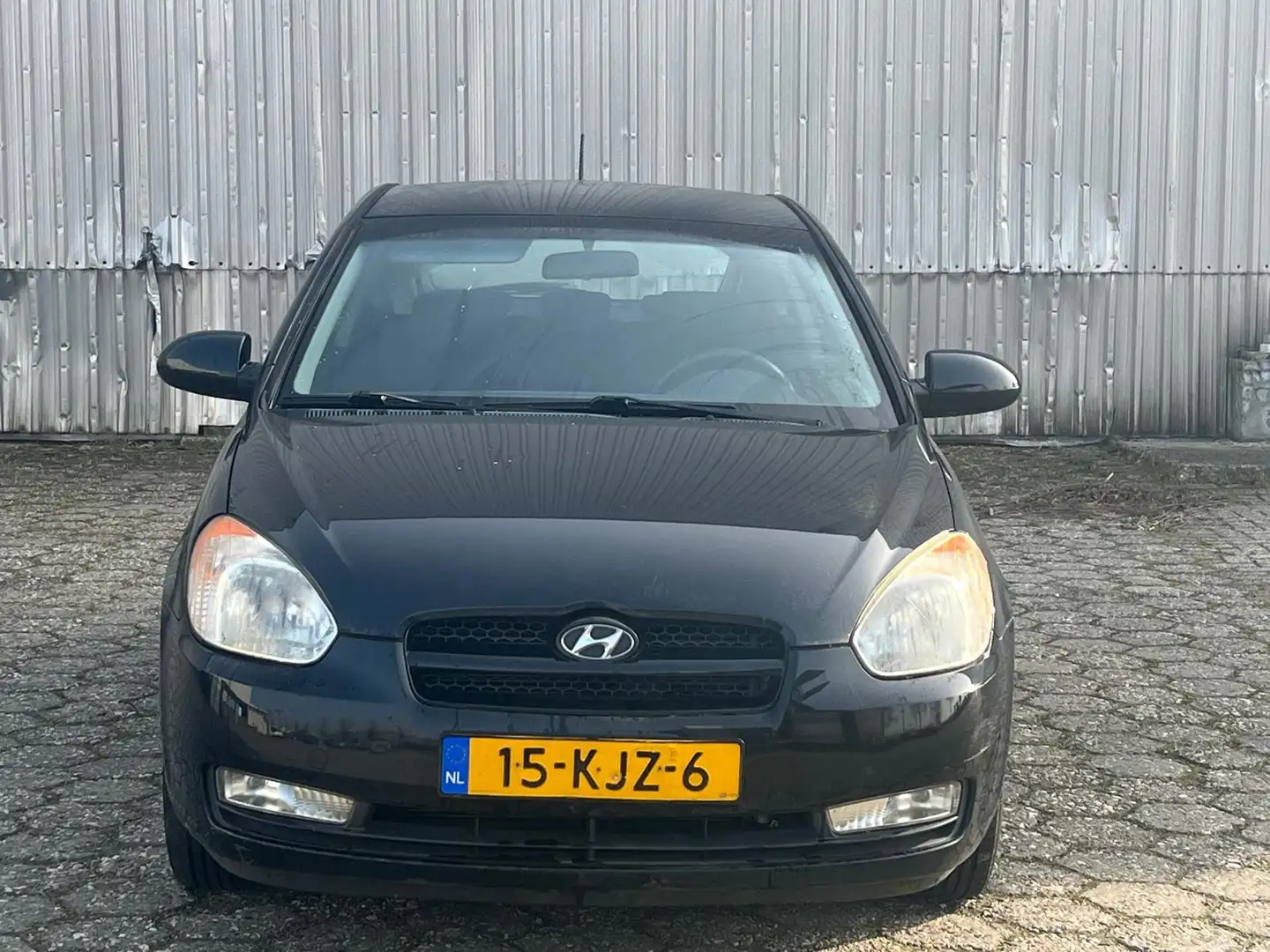 Hyundai ACCENT 1.4i Dynamic Negro - 2