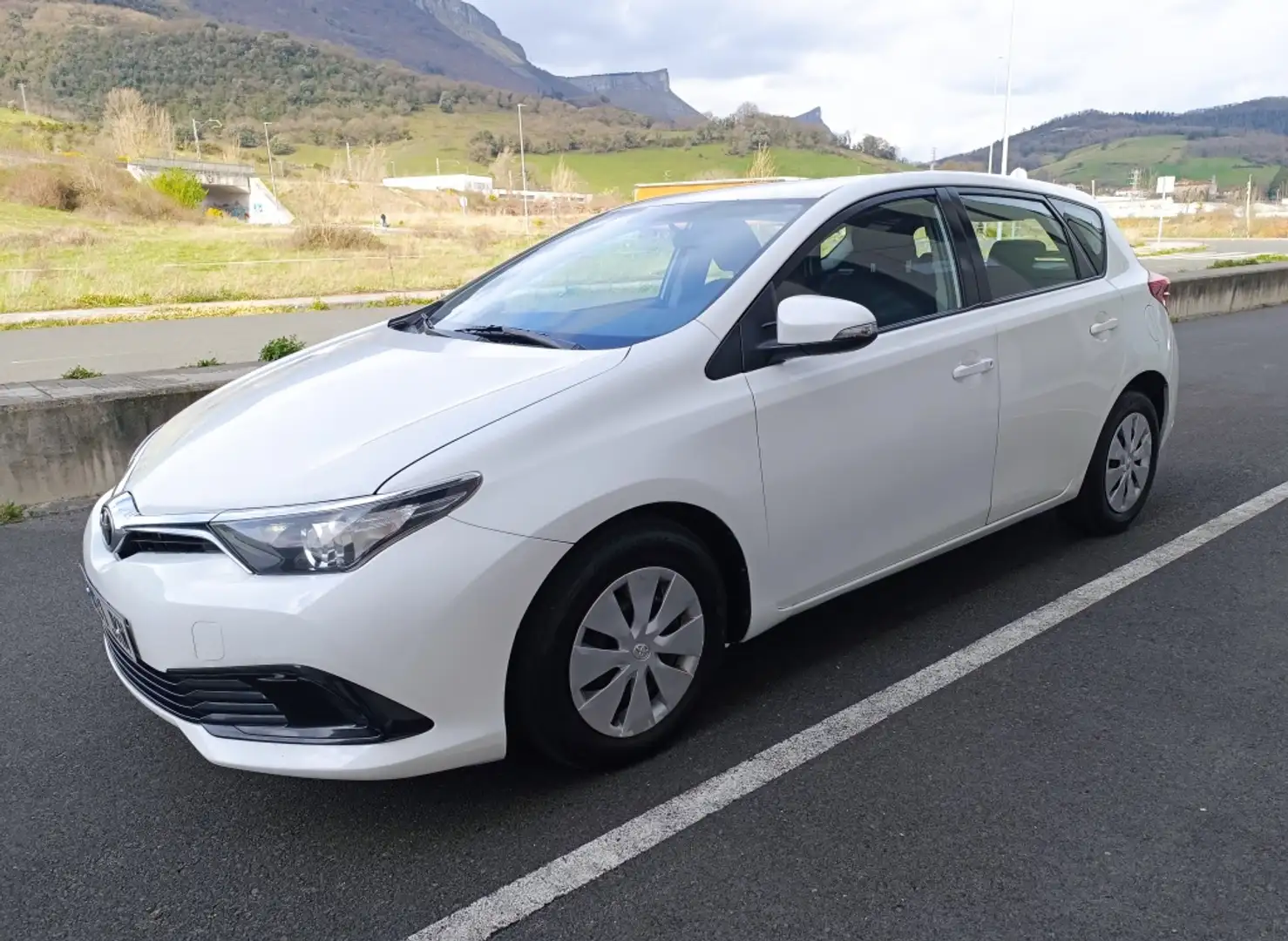 Toyota Auris 90D Business Fehér - 1