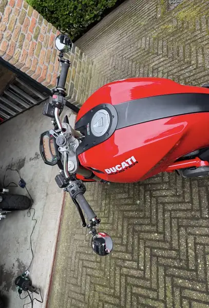 Ducati Monster 937 - foto 6