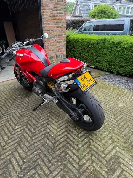 Ducati Monster 937 - foto 3