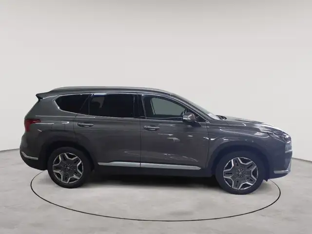 Hyundai Santa Fe view 3