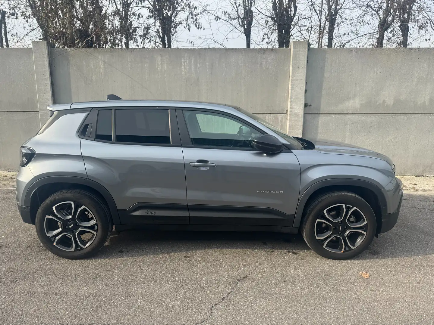 Jeep Avenger 1.2 turbo e-hybrid mhev Summit fwd 110cv edct6 Grau - 2
