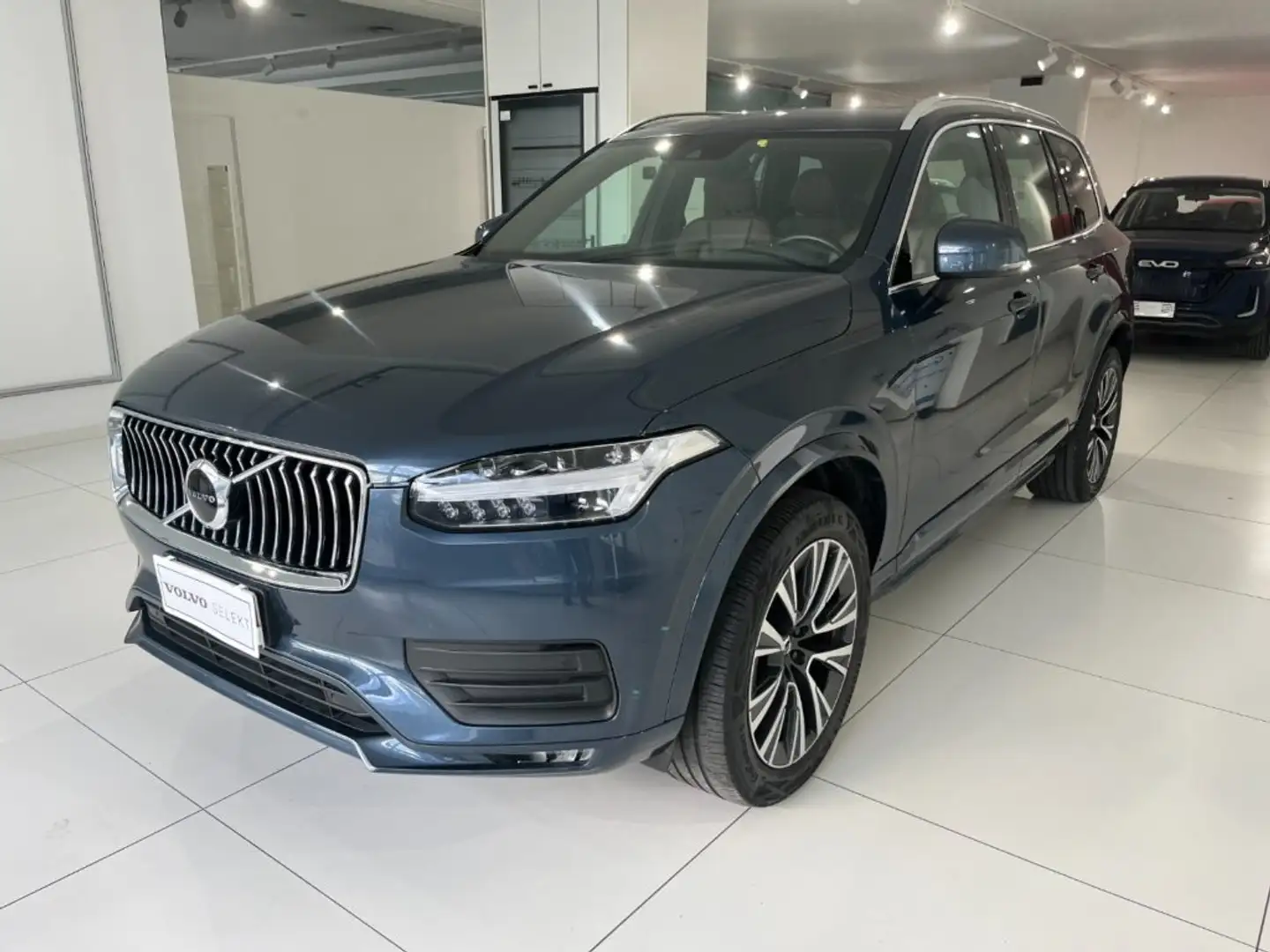 Volvo XC90 B5 (d) AWD Geartronic 7 posti Momentum Pro Modrá - 1