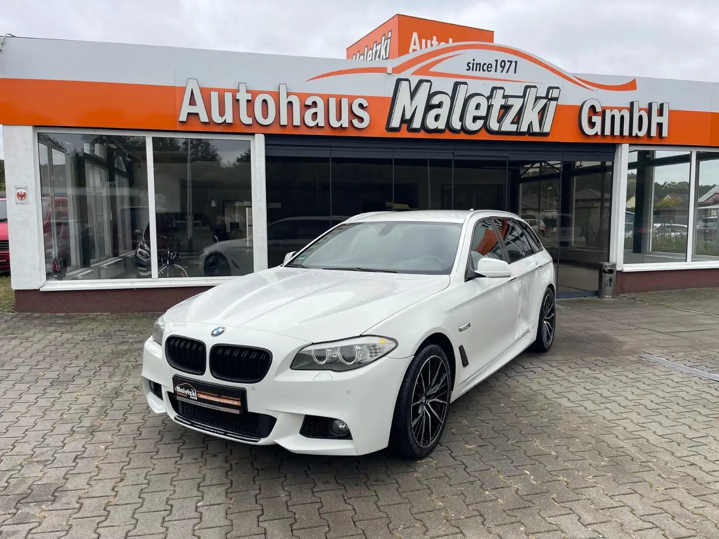 BMW 520 d Touring*Leder*M-Paket*Navi.Proff.Bi-Xenon* Weiß - 1