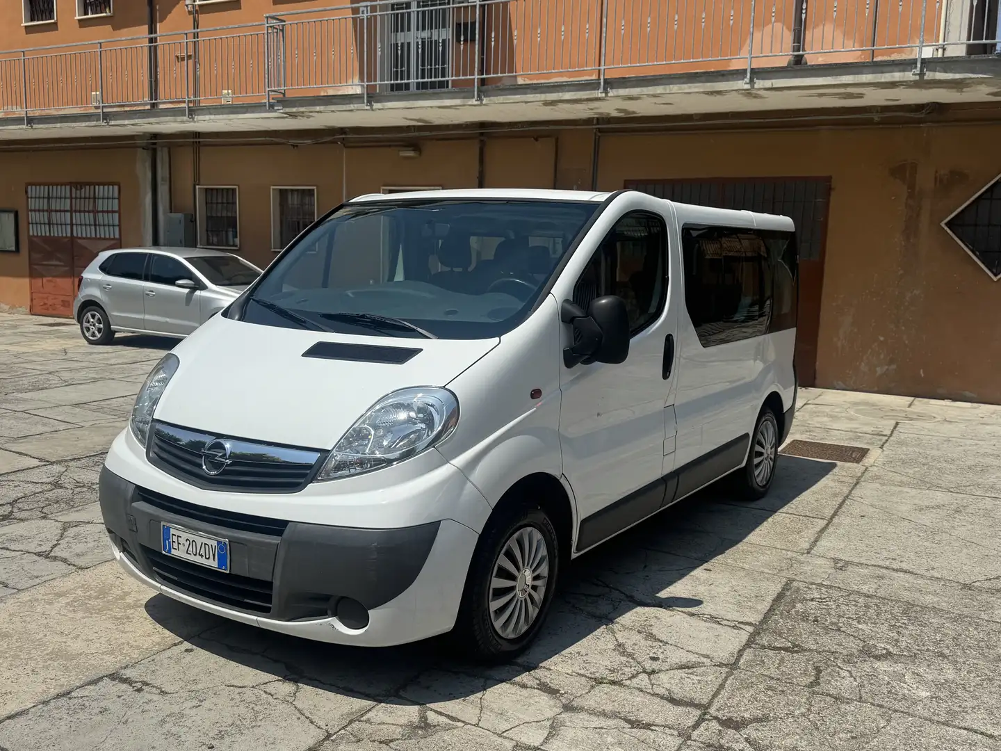 Opel Vivaro opel vivaro combi 9 posti - 1