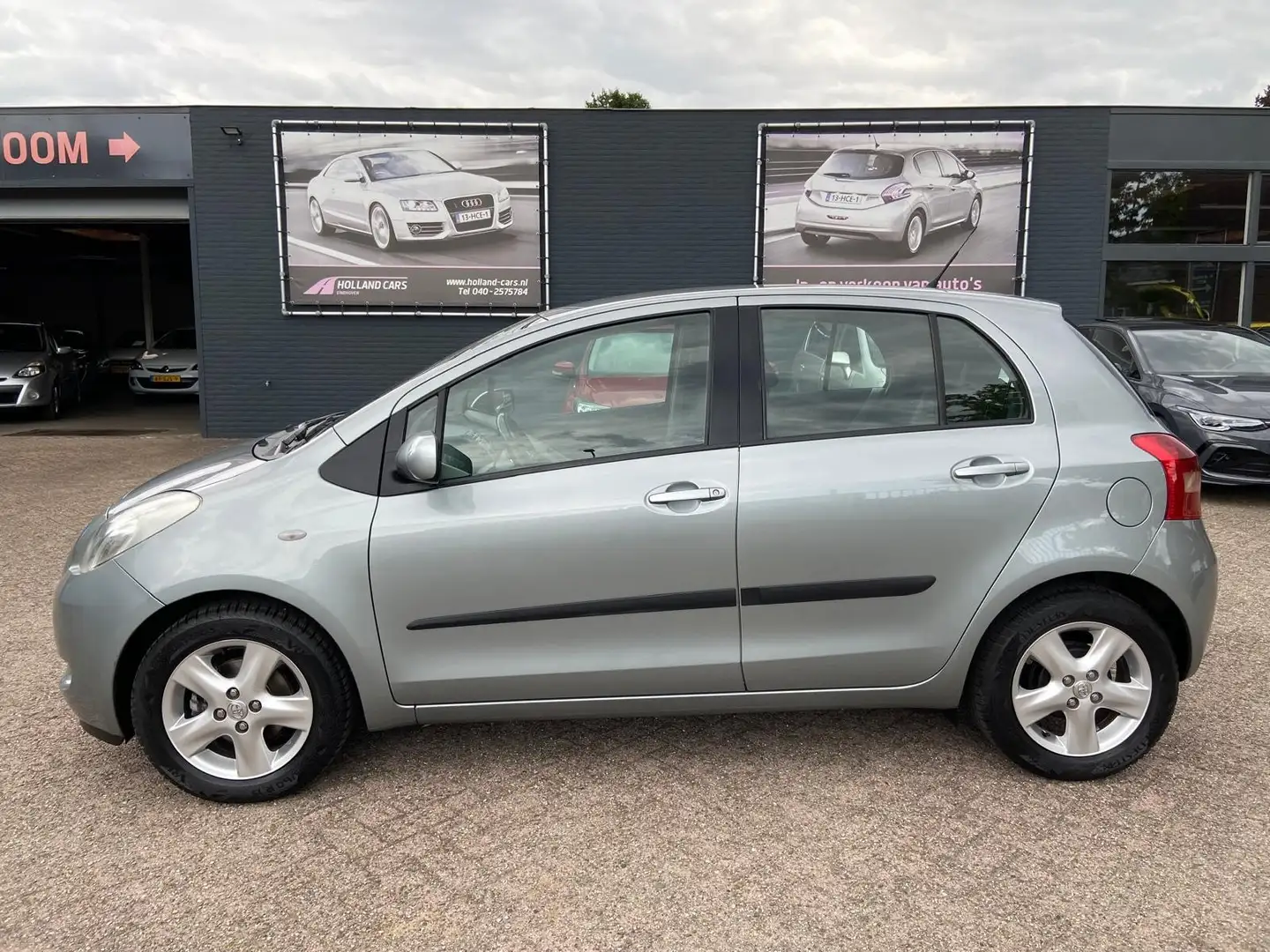 Toyota Yaris 1.3 VVTi Sol 5 deurs Automaat - 136.827 Kilometer Grijs - 1