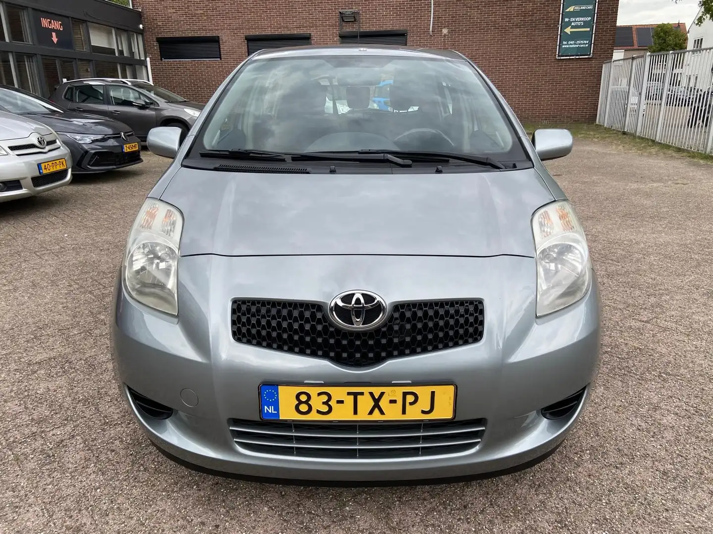 Toyota Yaris 1.3 VVTi Sol 5 deurs Automaat - 136.827 Kilometer Grijs - 2