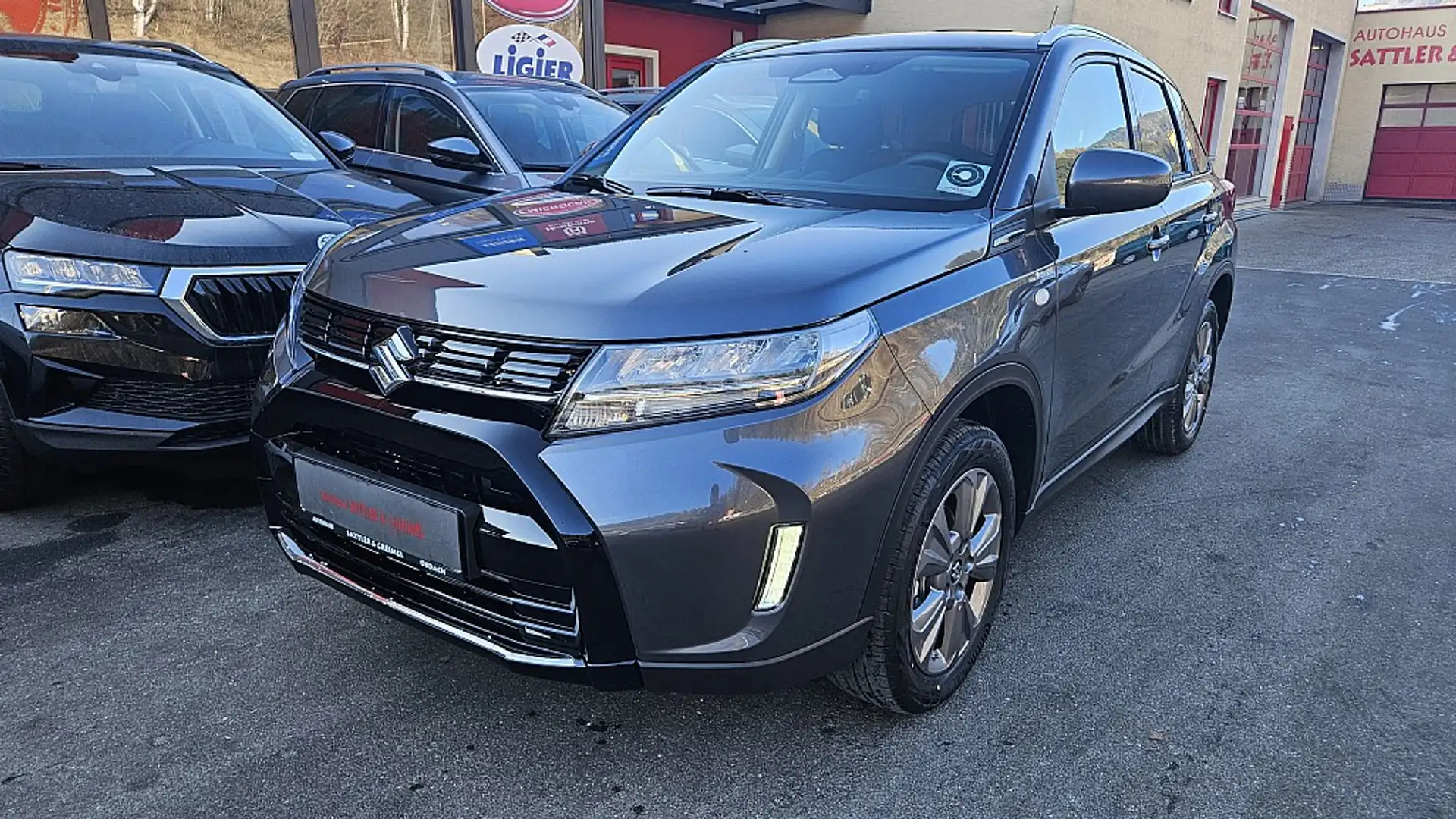 Suzuki Vitara 1,4 DITC Hybrid ALLGRIP shine Grau - 2